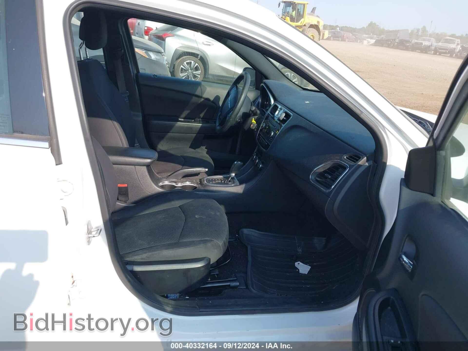 2014 CHRYSLER 200 - VIN: 1C3CCBAB2EN170617 - Фото 5