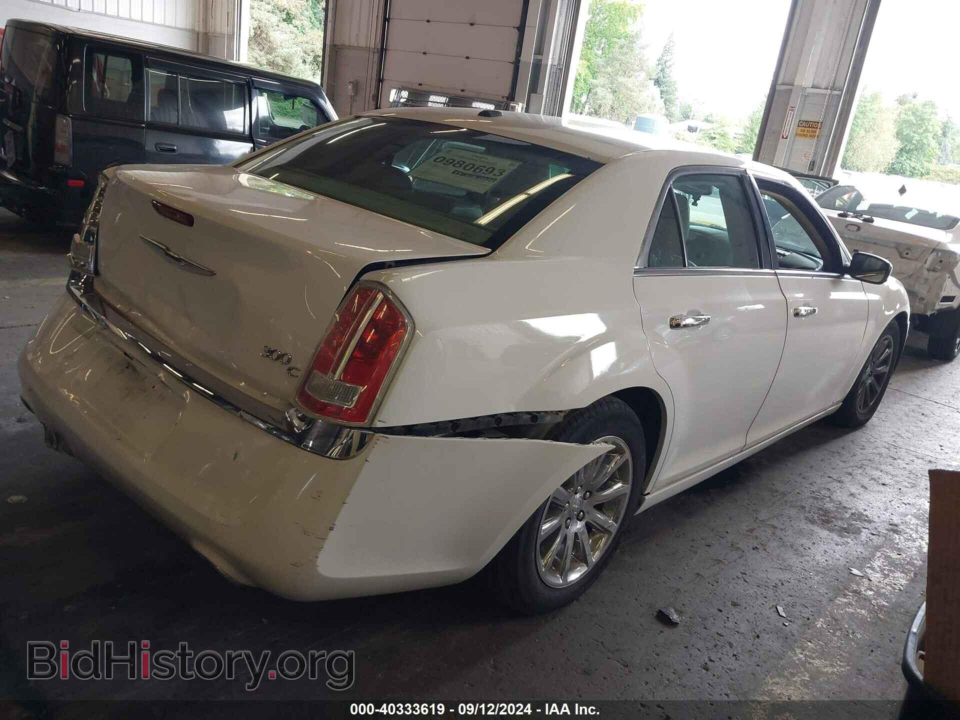 2012 CHRYSLER 300C - VIN: 2C3CCAET2CH256111 - Фото 4