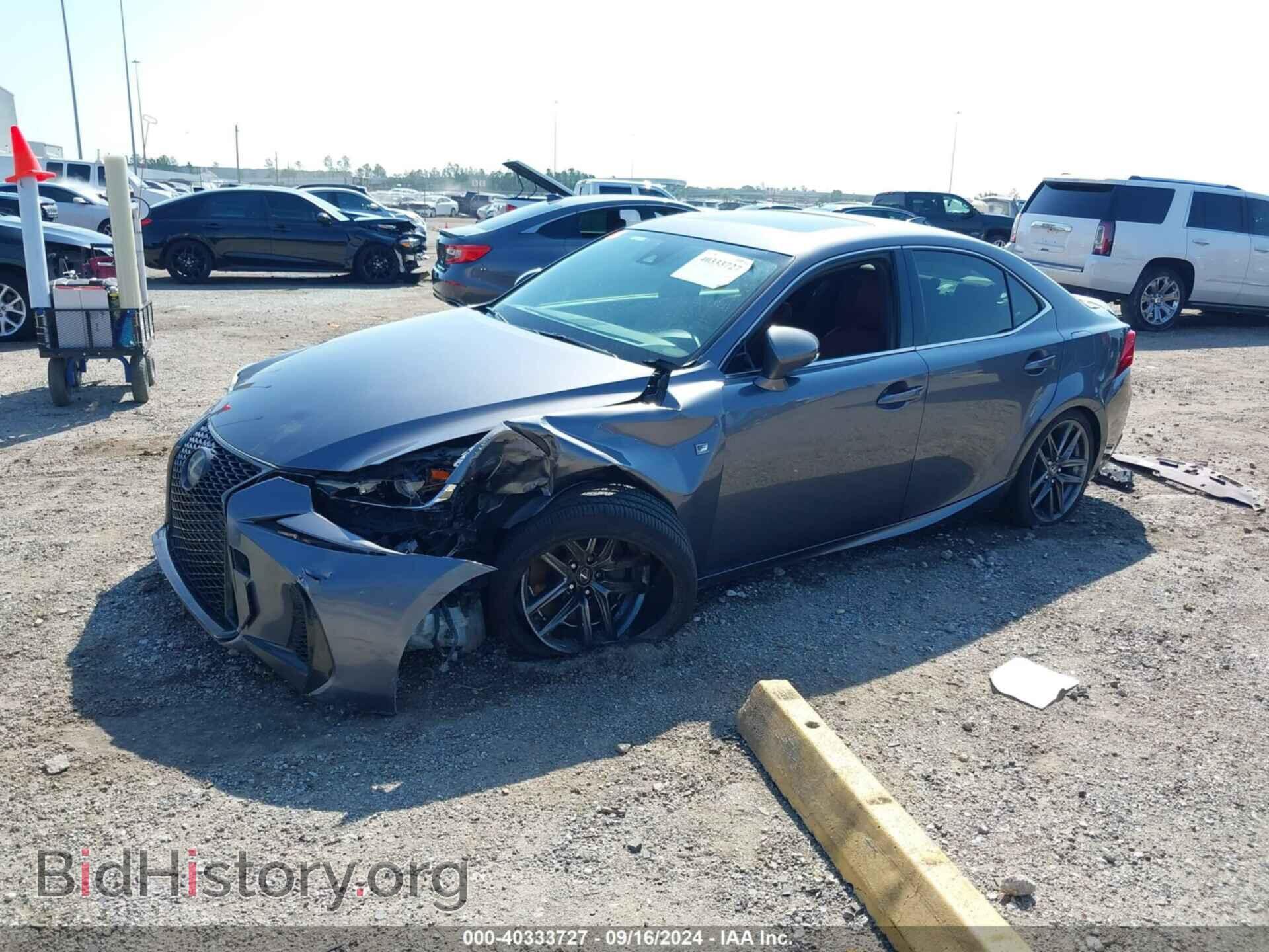 2017 LEXUS IS 200T - VIN: JTHBA1D21H5042312 - Фото 2