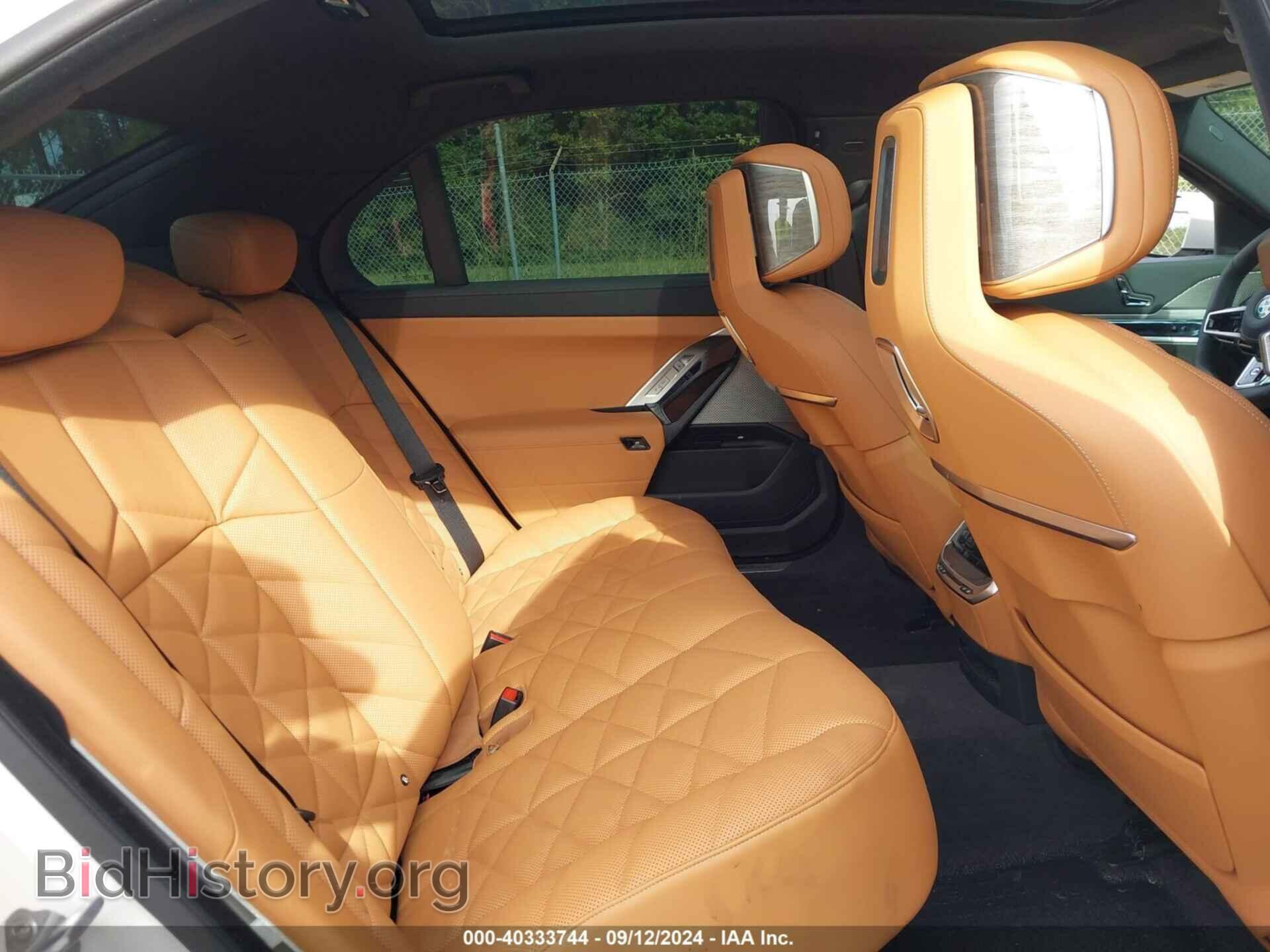 2024 BMW 740 - VIN: WBA23EH08RCS87937 - Фото 8