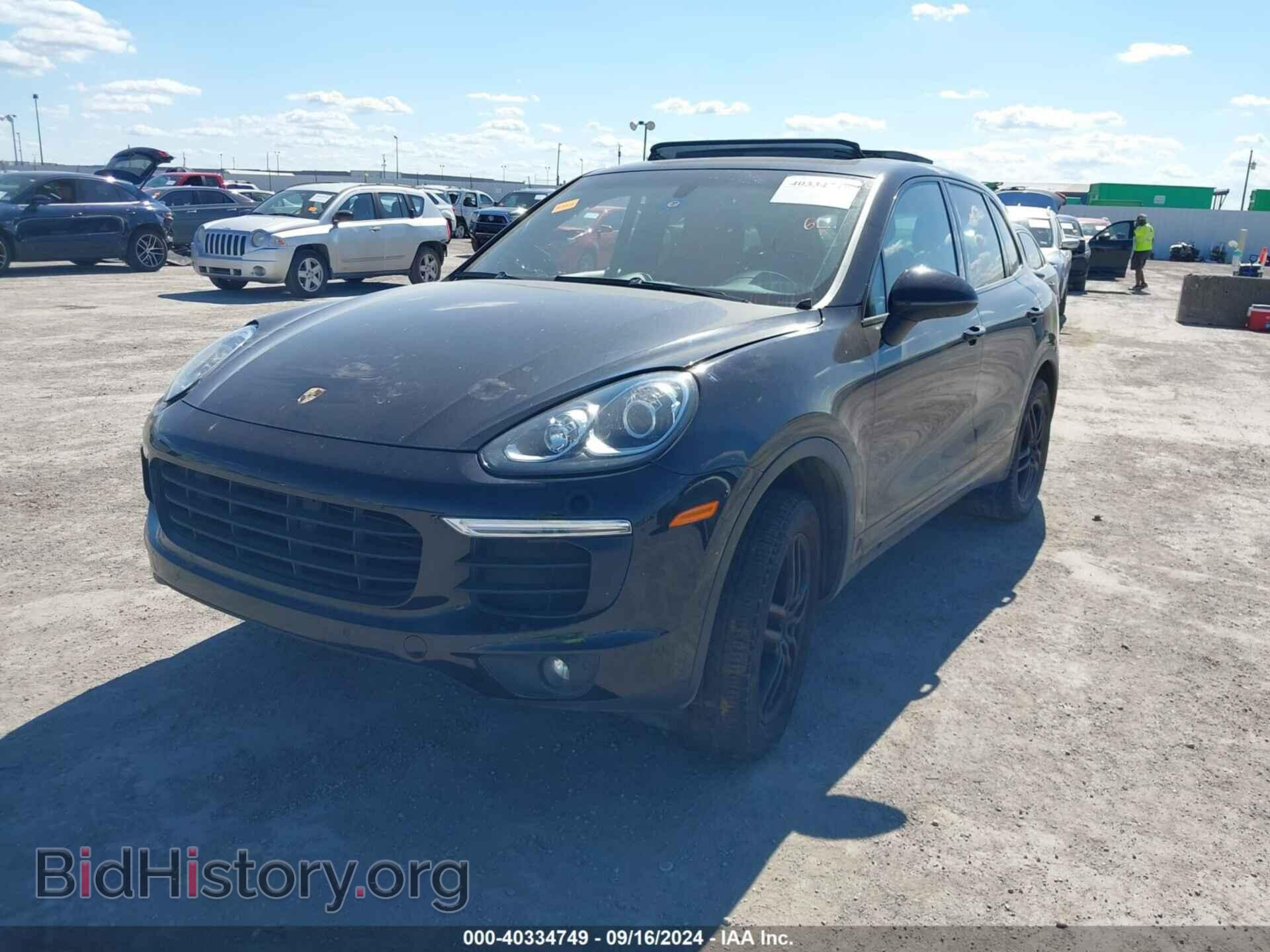 2016 PORSCHE CAYENNE - VIN: WP1AA2A20GLA10788 - Photo 2