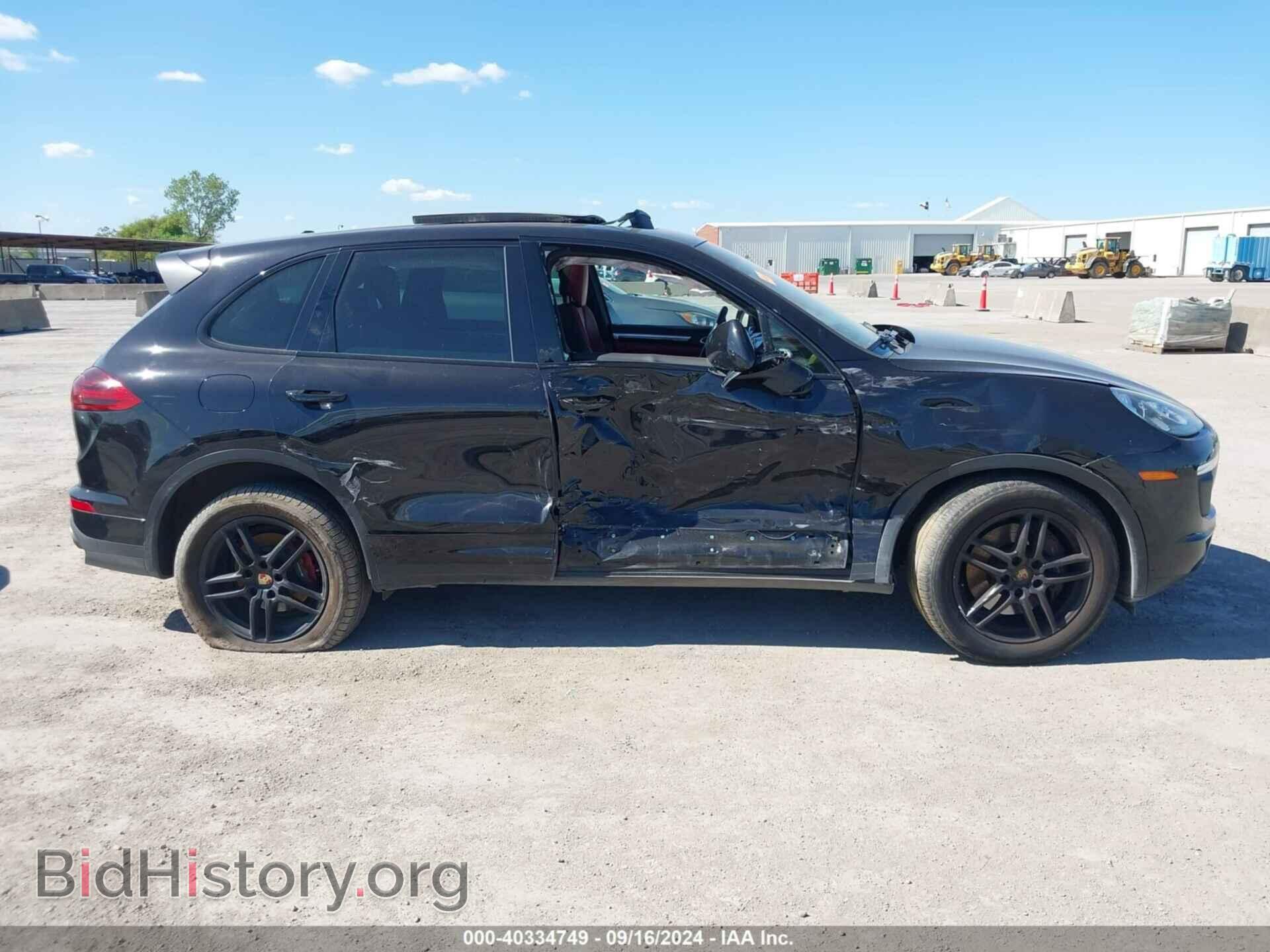 2016 PORSCHE CAYENNE - VIN: WP1AA2A20GLA10788 - Photo 14