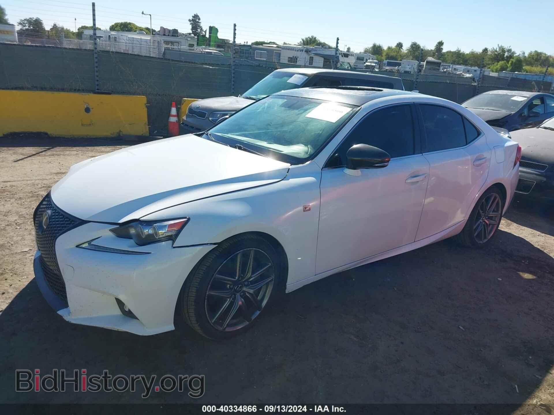 2016 LEXUS IS 200T - VIN: JTHBA1D23G5020780 - Фото 2