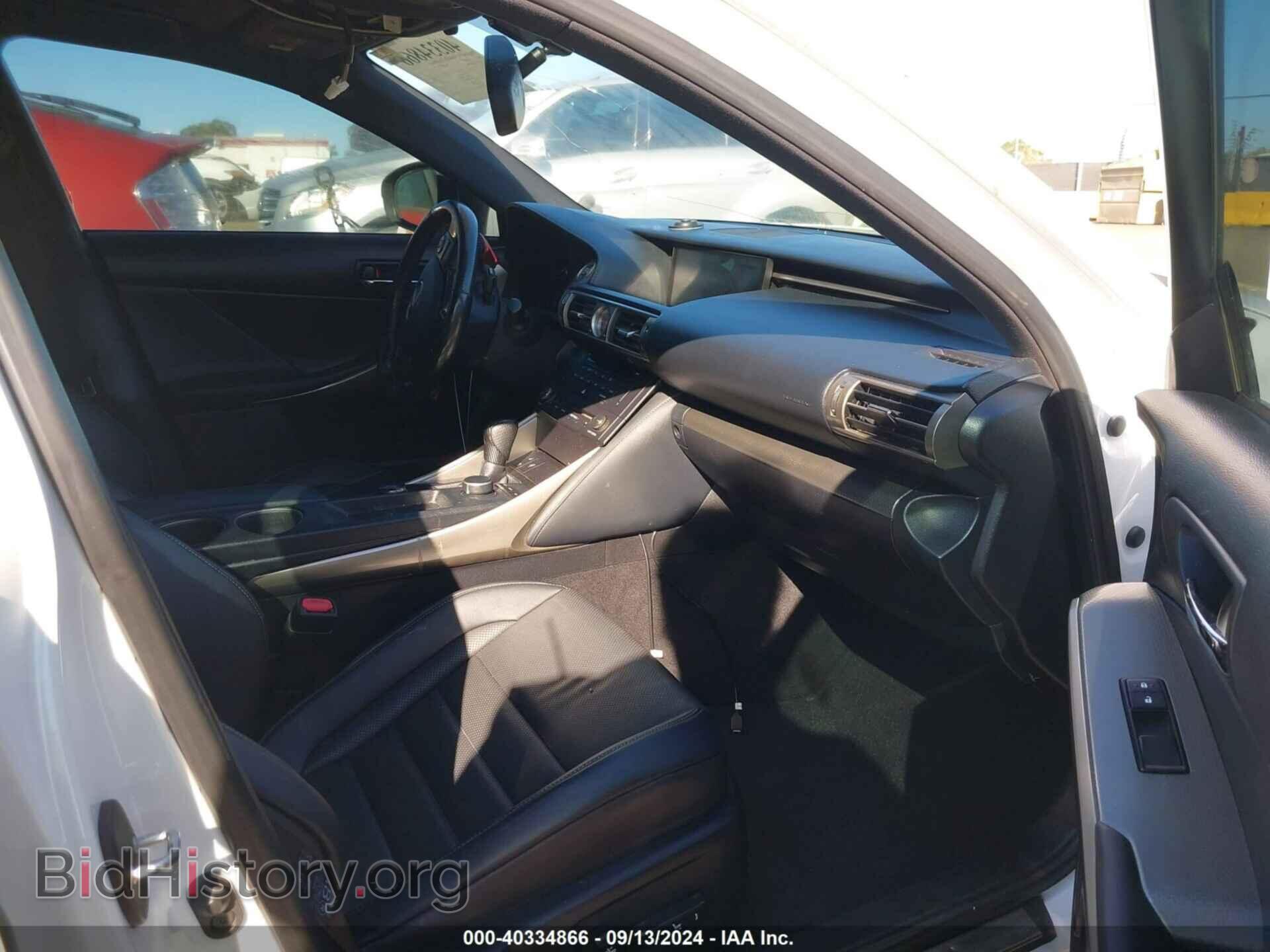 2016 LEXUS IS 200T - VIN: JTHBA1D23G5020780 - Фото 5