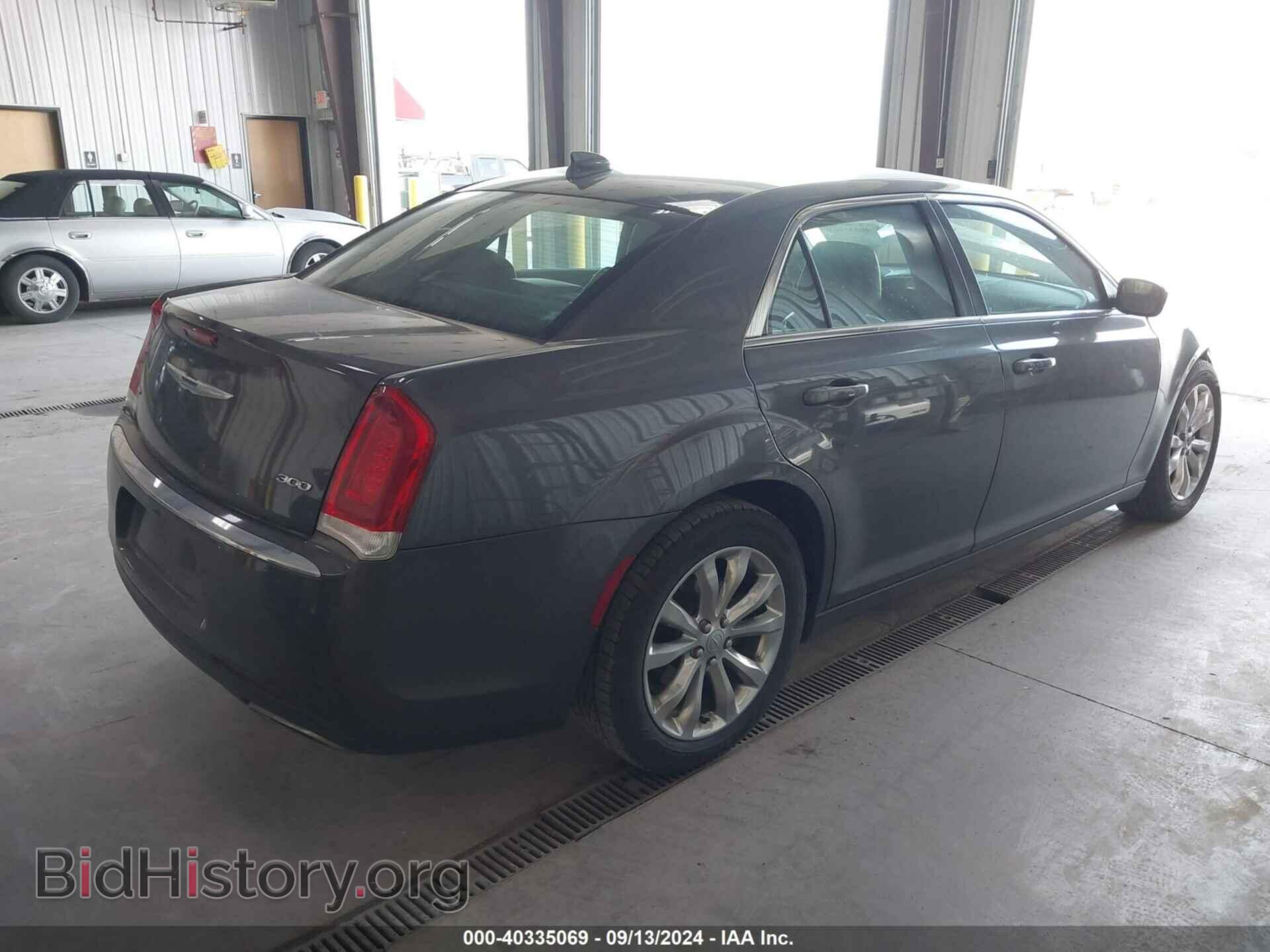 2017 CHRYSLER 300 - VIN: 2C3CCARG9HH544986 - Фото 4