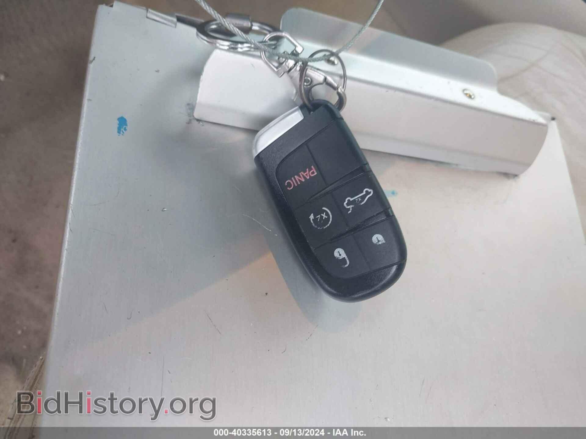 2012 CHRYSLER 300 - VIN: 2C3CCACGXCH193233 - Фото 11