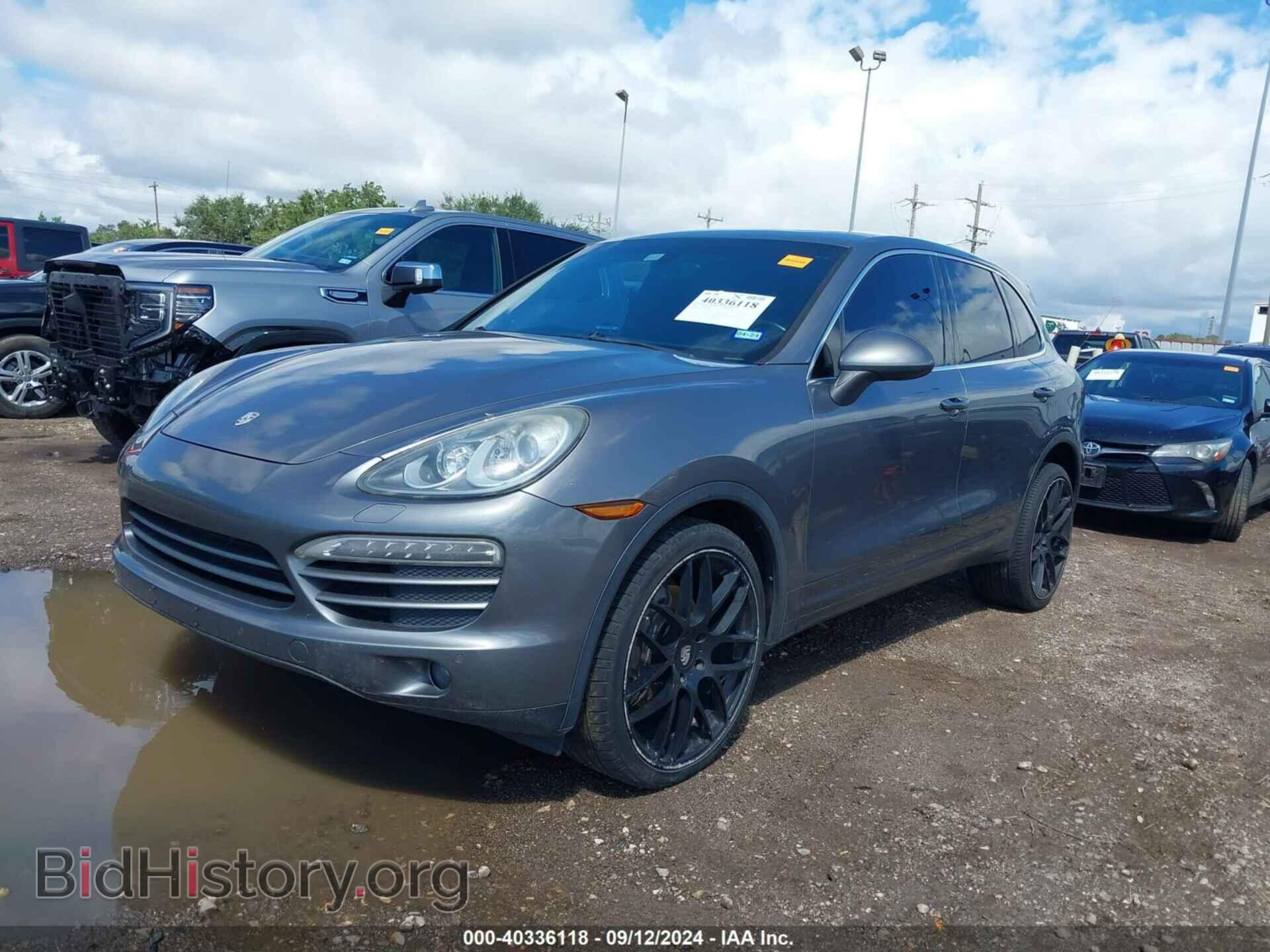 2011 PORSCHE CAYENNE - VIN: WP1AA2A20BLA07804 - Photo 2