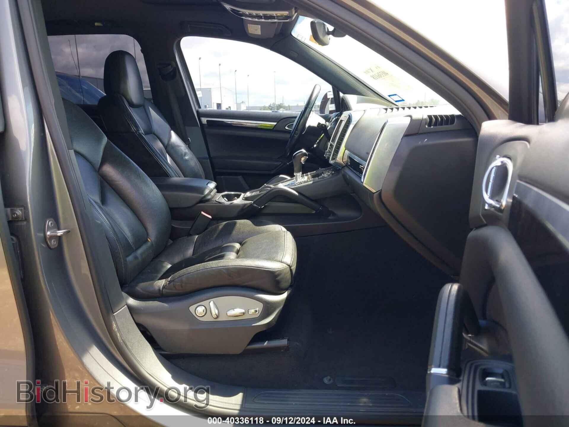 2011 PORSCHE CAYENNE - VIN: WP1AA2A20BLA07804 - Photo 5