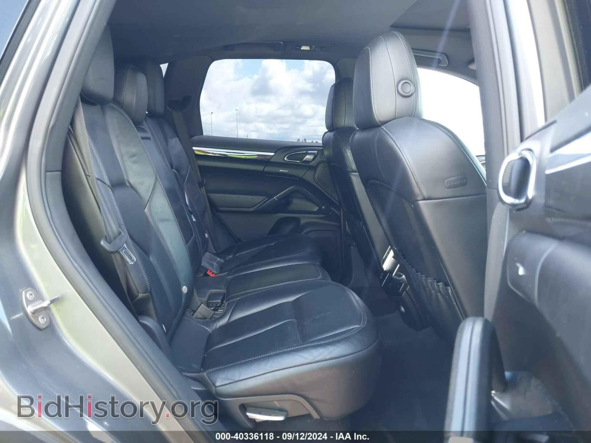 2011 PORSCHE CAYENNE - VIN: WP1AA2A20BLA07804 - Photo 8