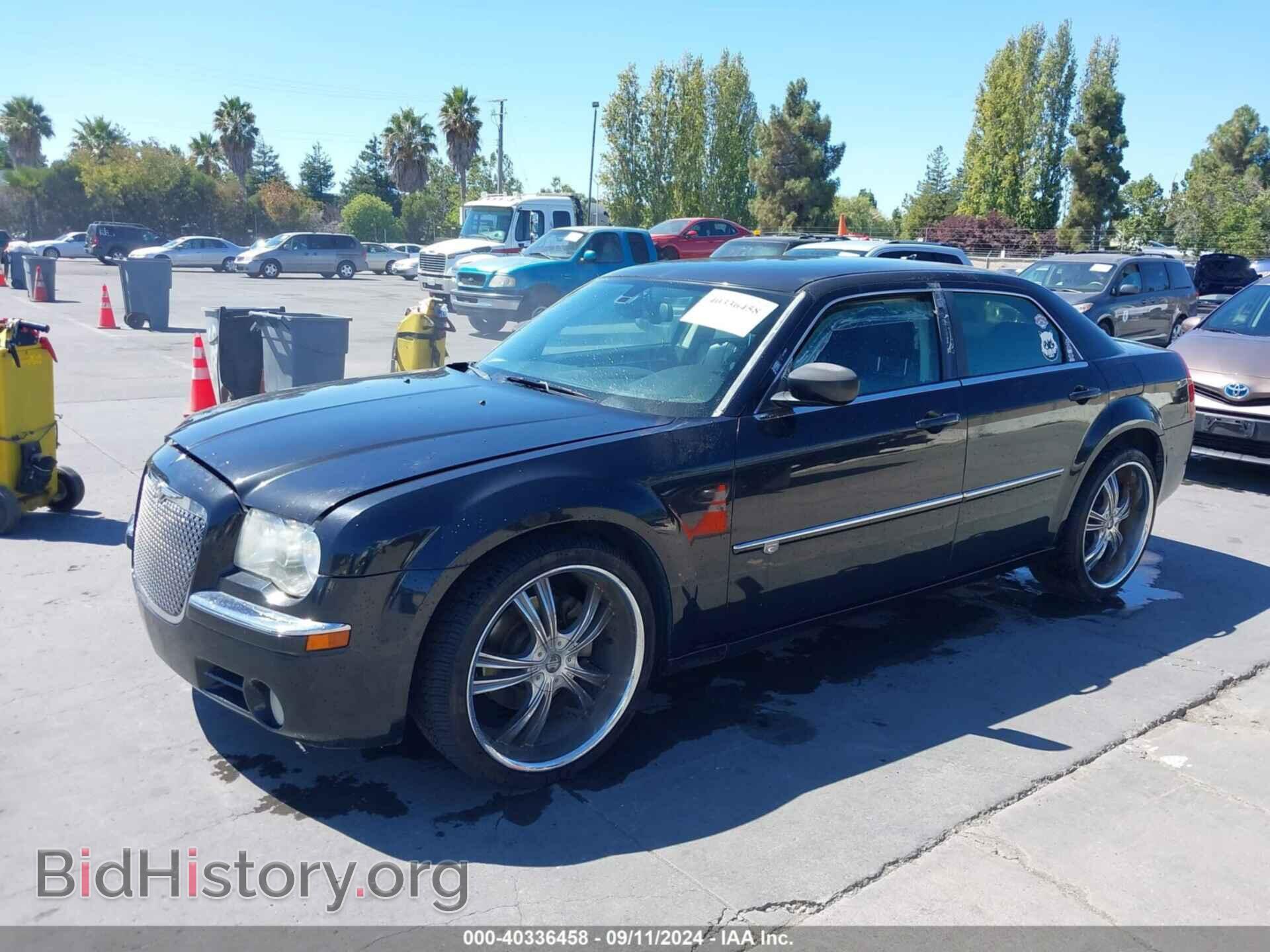 2008 CHRYSLER 300C - VIN: 2C3LA63H98H115903 - Фото 2