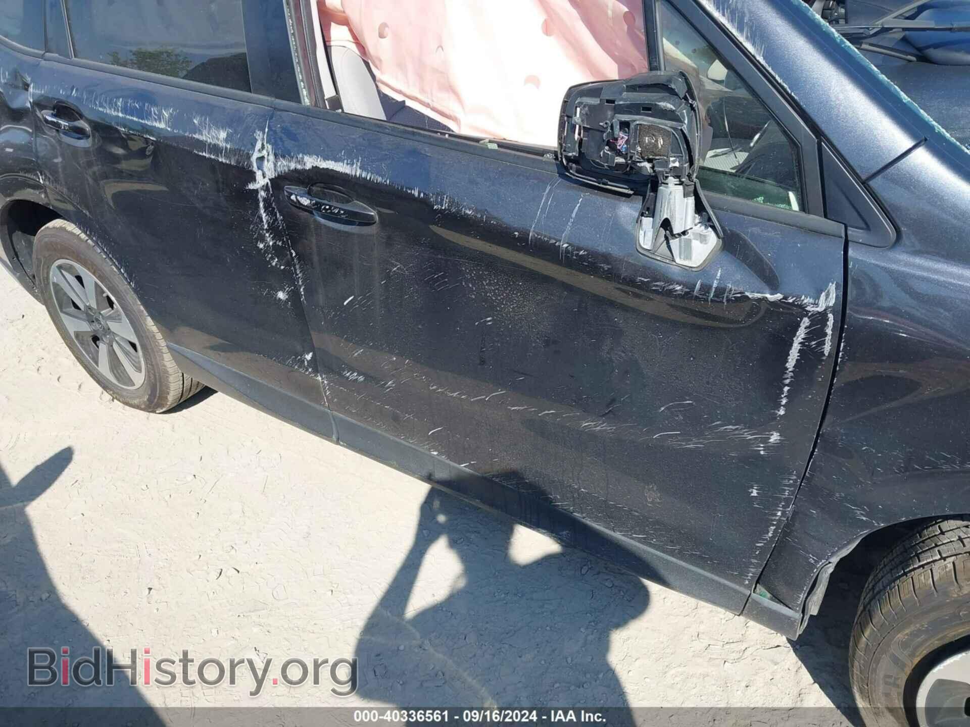 2017 SUBARU FORESTER - VIN: JF2SJAGC9HH593237 - Фото 18
