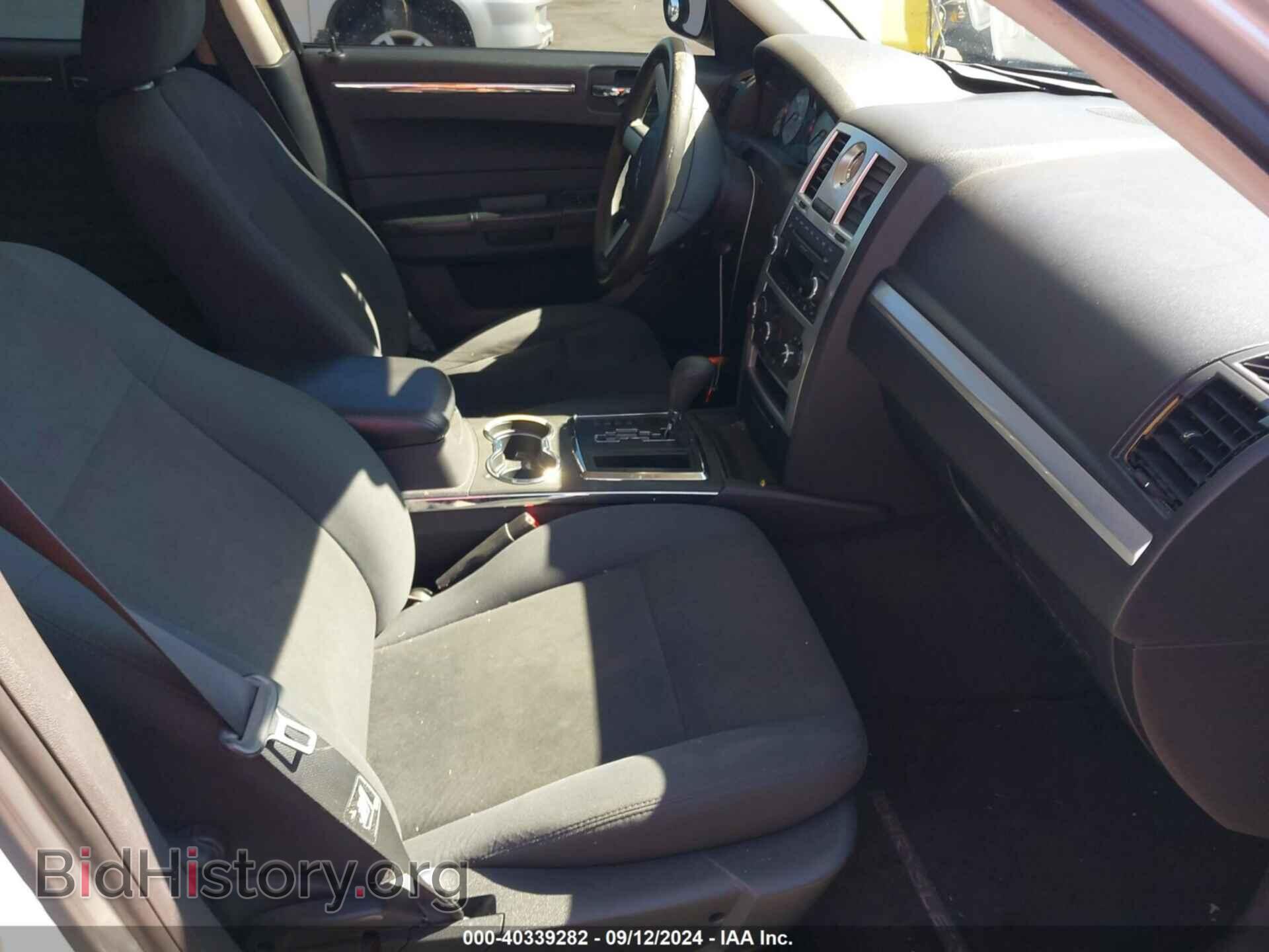 2010 CHRYSLER 300 - VIN: 2C3CA4CD3AH199112 - Фото 5
