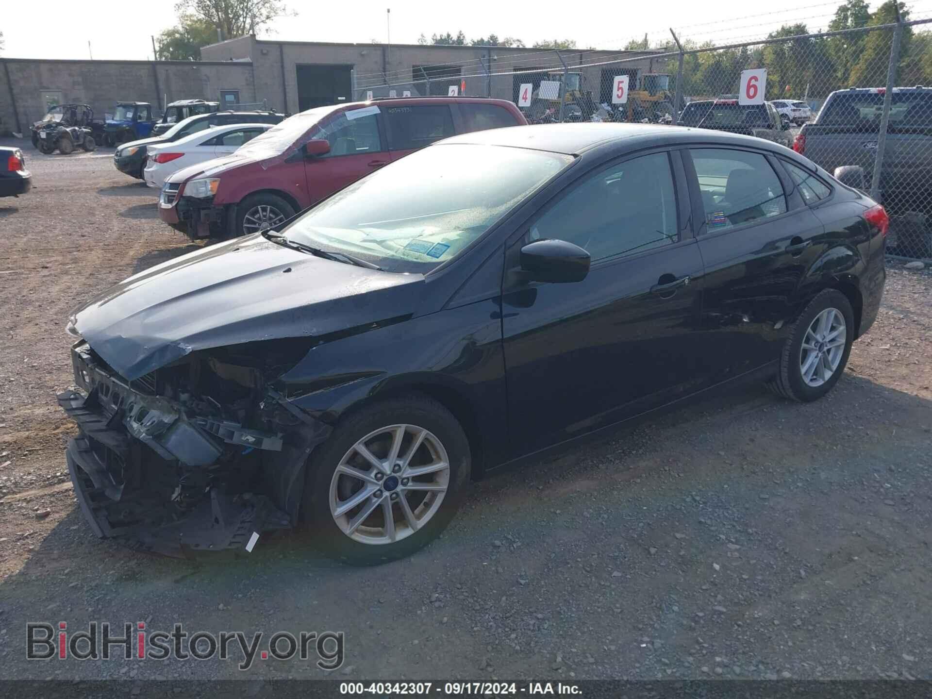 2018 FORD FOCUS - VIN: 1FADP3F2XJL237575 - Фото 2