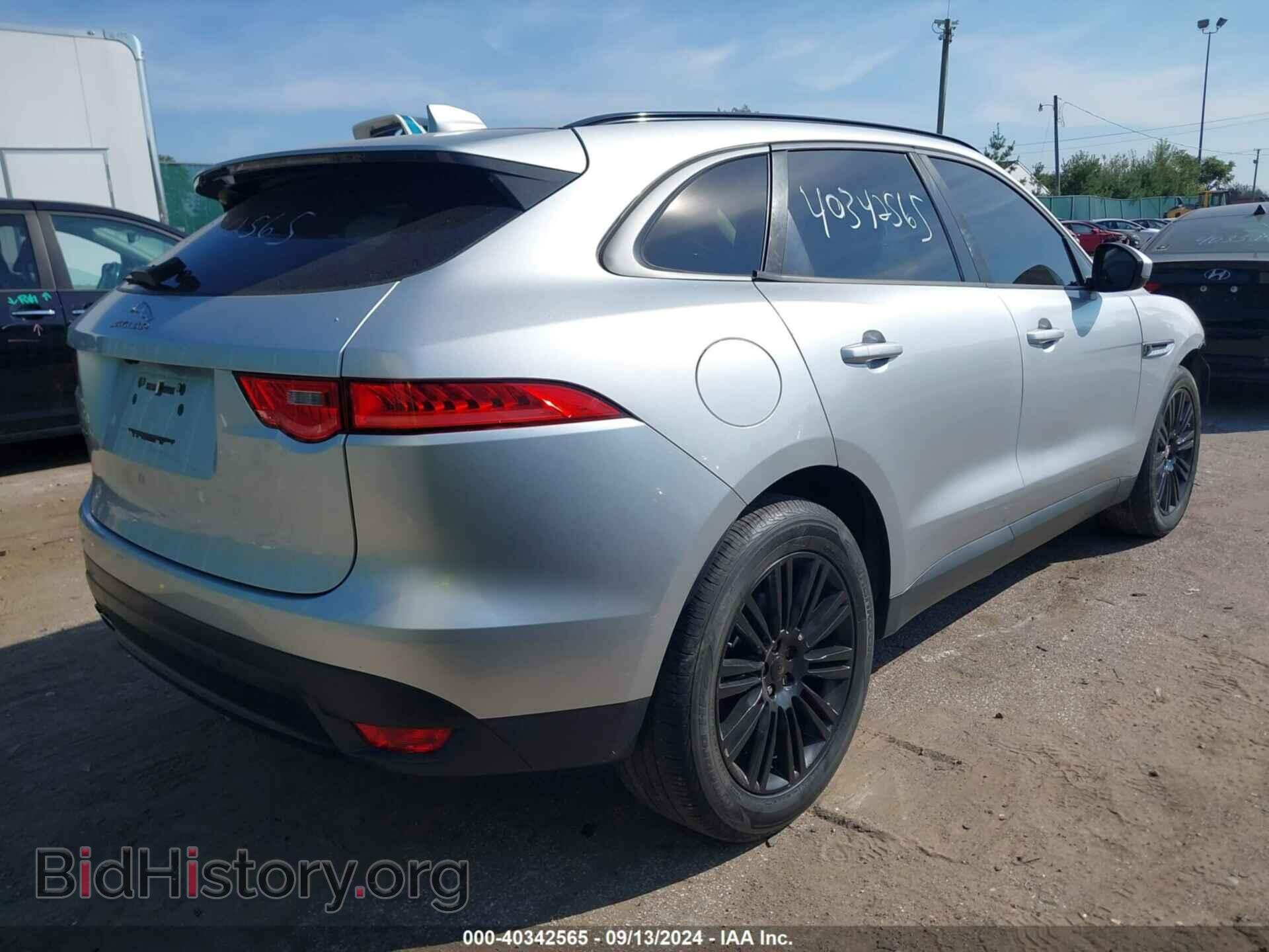 2017 JAGUAR F-PACE - VIN: SADCJ2BNXHA093196 - Фото 4