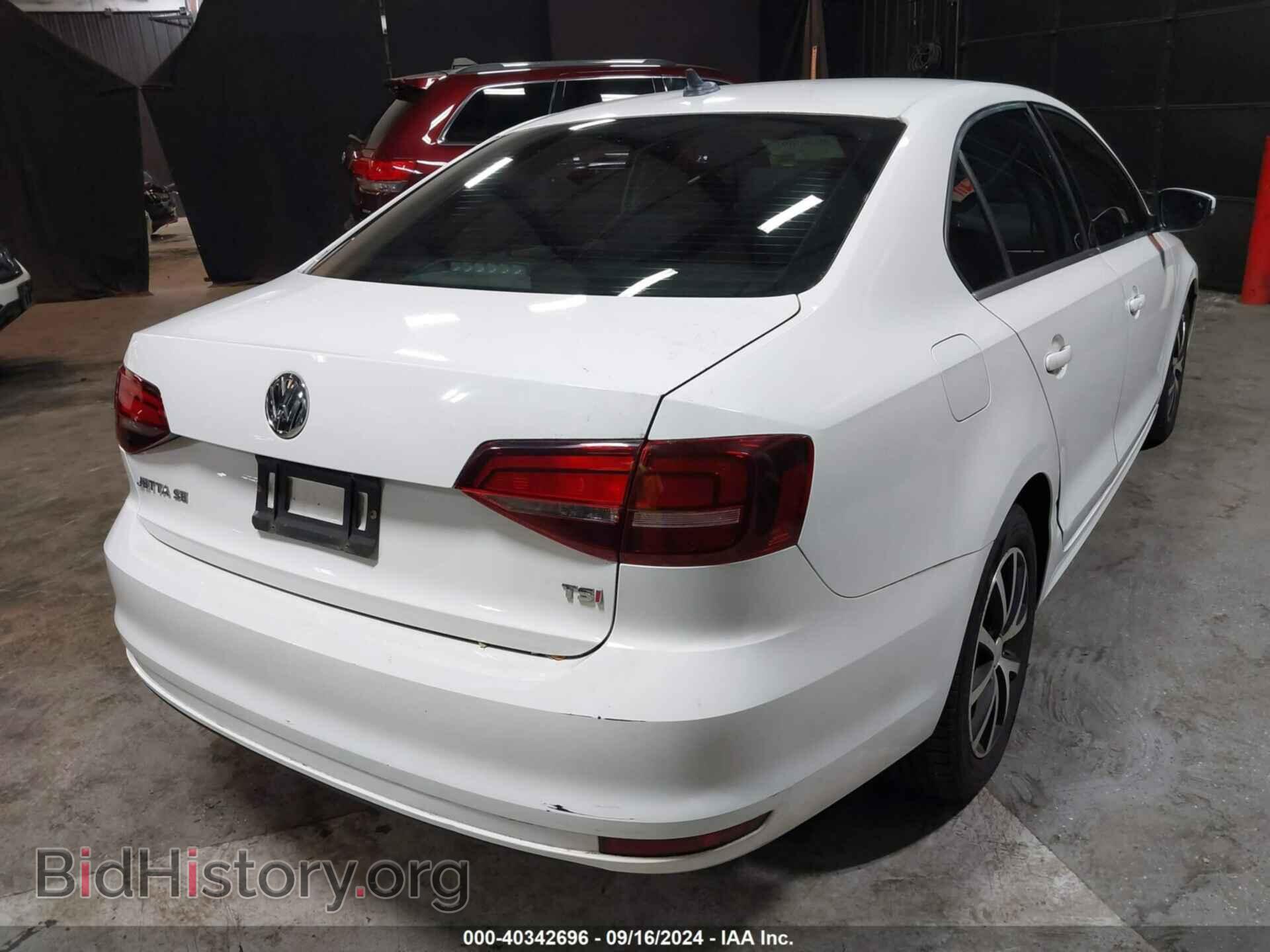 2017 VOLKSWAGEN JETTA - VIN: 3VWDB7AJ9HM404058 - Фото 4