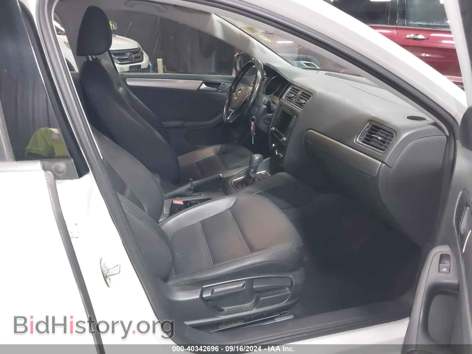 2017 VOLKSWAGEN JETTA - VIN: 3VWDB7AJ9HM404058 - Фото 5