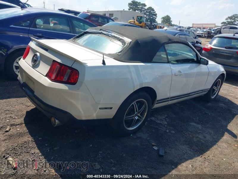 2011 Ford MUSTANG (VIN 1ZVBP8EM2B5161743) — photo 4 of 16