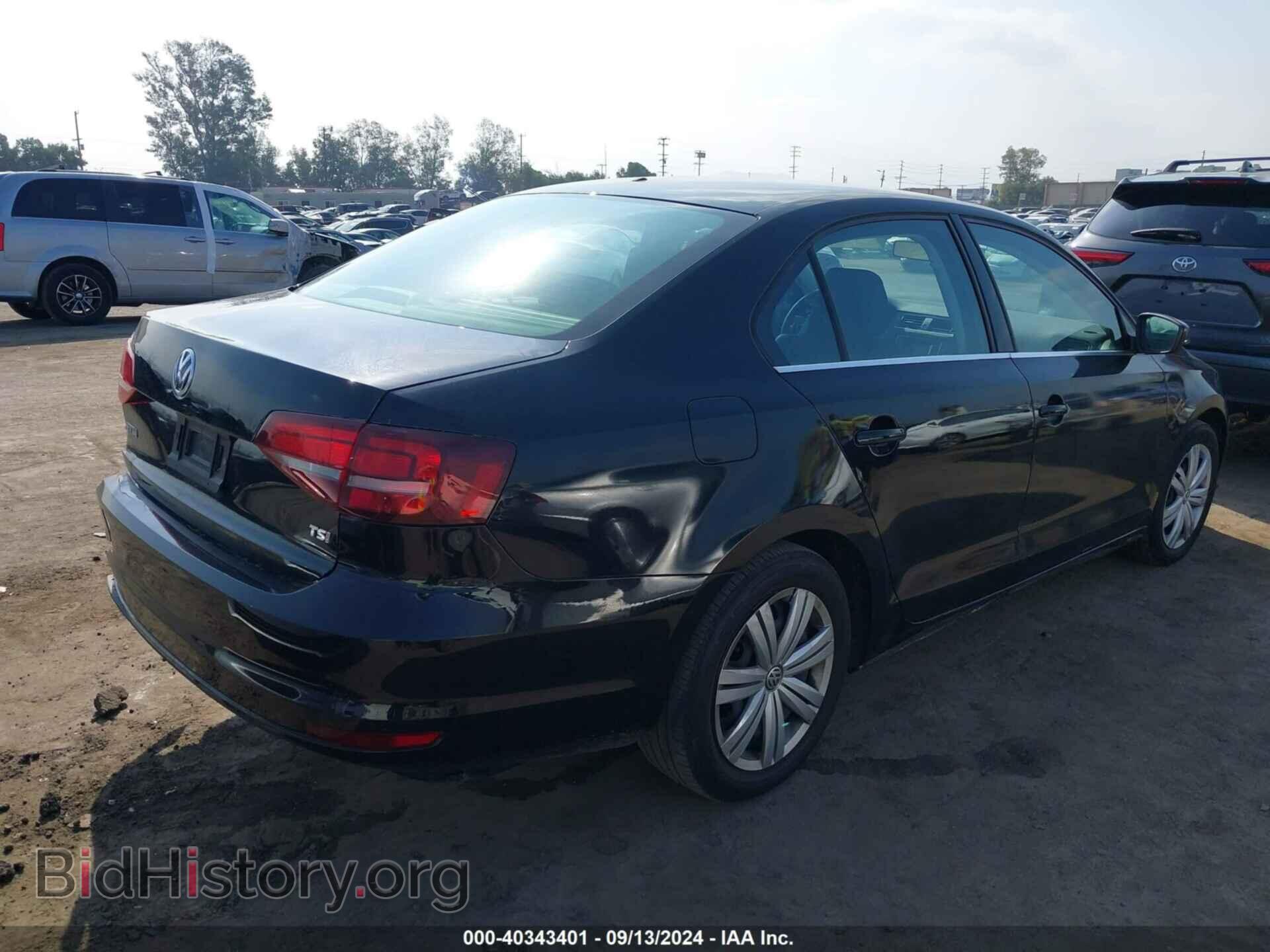 2017 VOLKSWAGEN JETTA - VIN: 3VW2B7AJXHM267171 - Фото 4