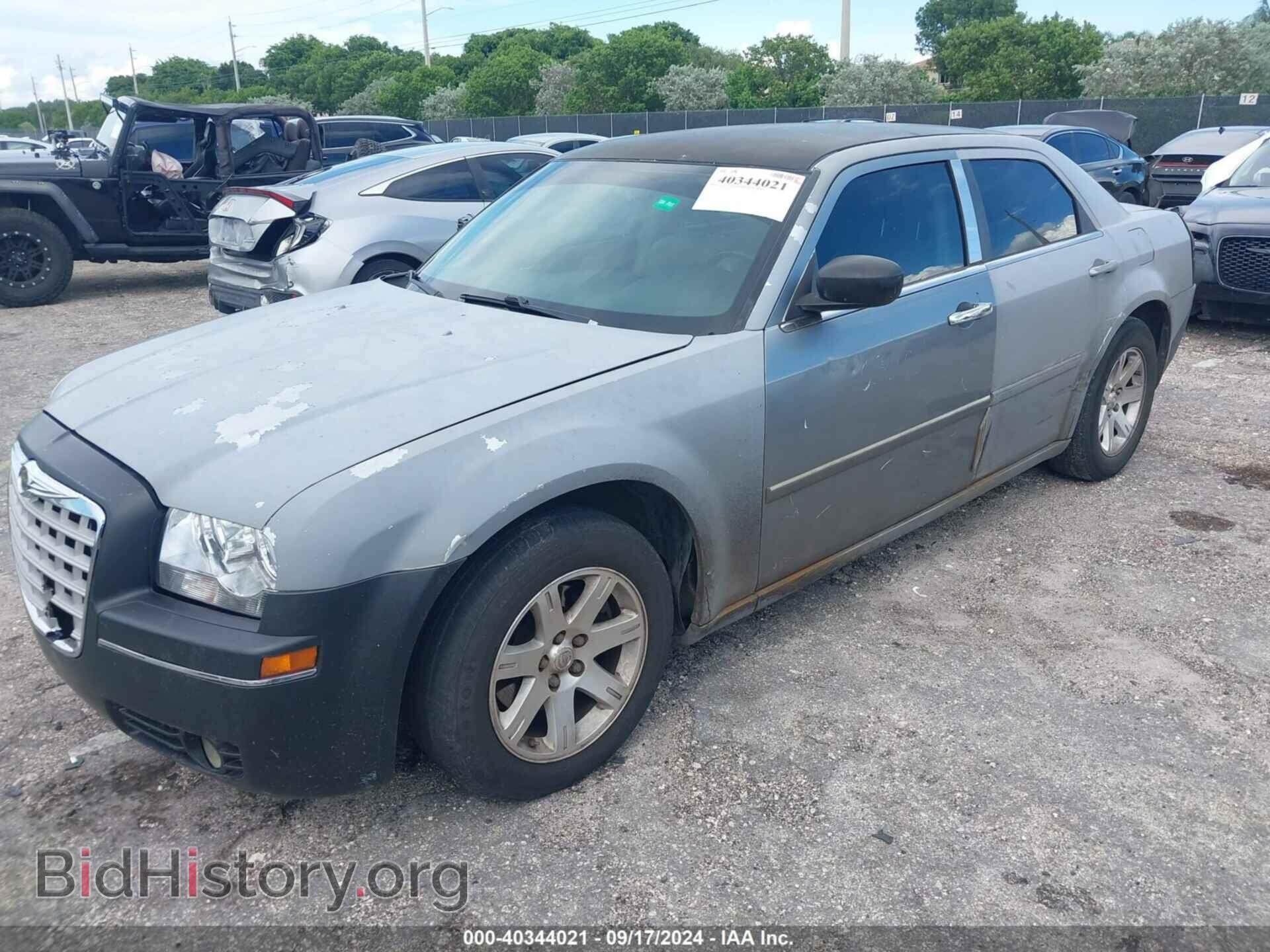 2007 CHRYSLER 300 - VIN: 2C3KA53G57H716575 - Фото 2