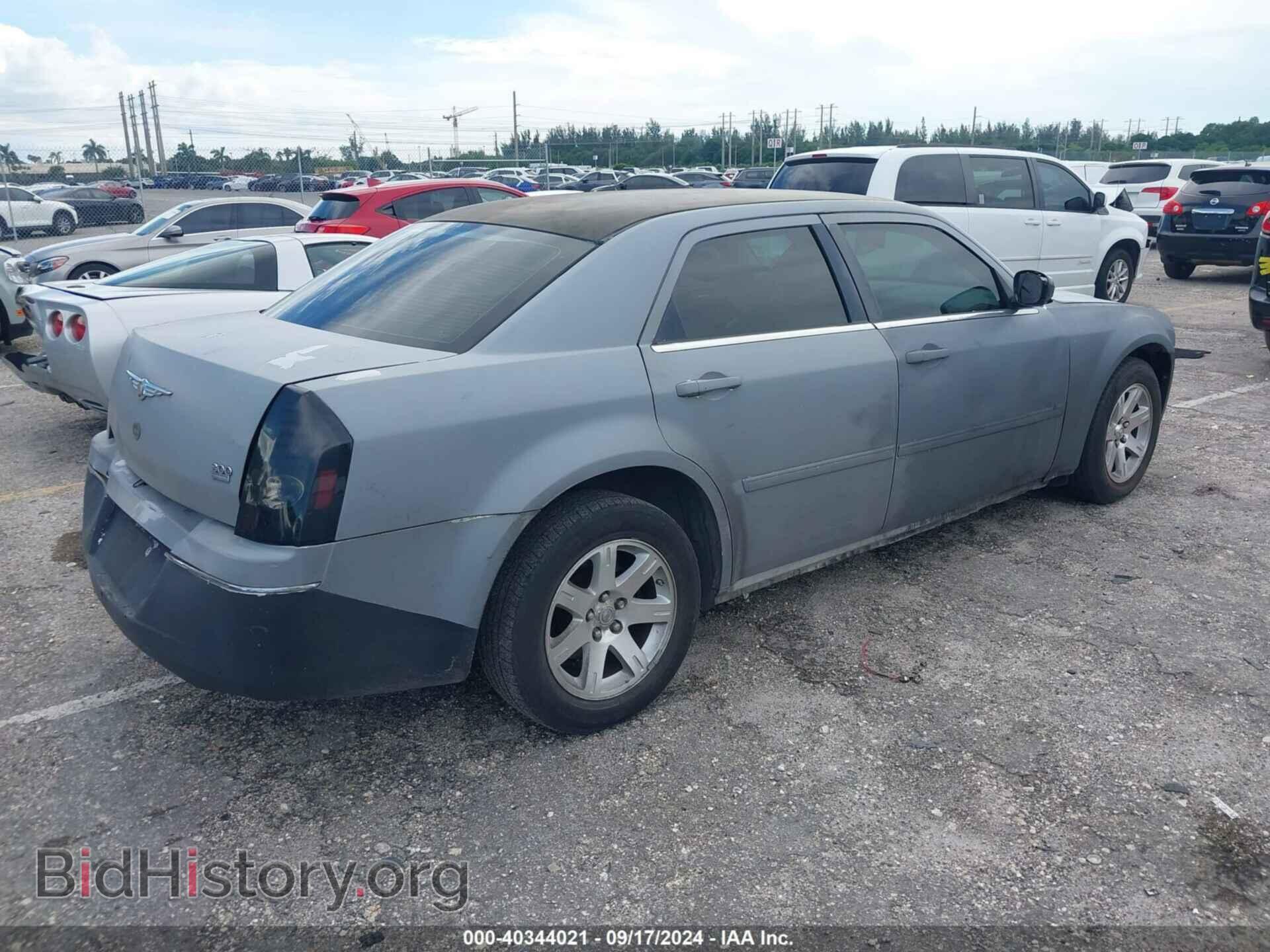 2007 CHRYSLER 300 - VIN: 2C3KA53G57H716575 - Фото 4