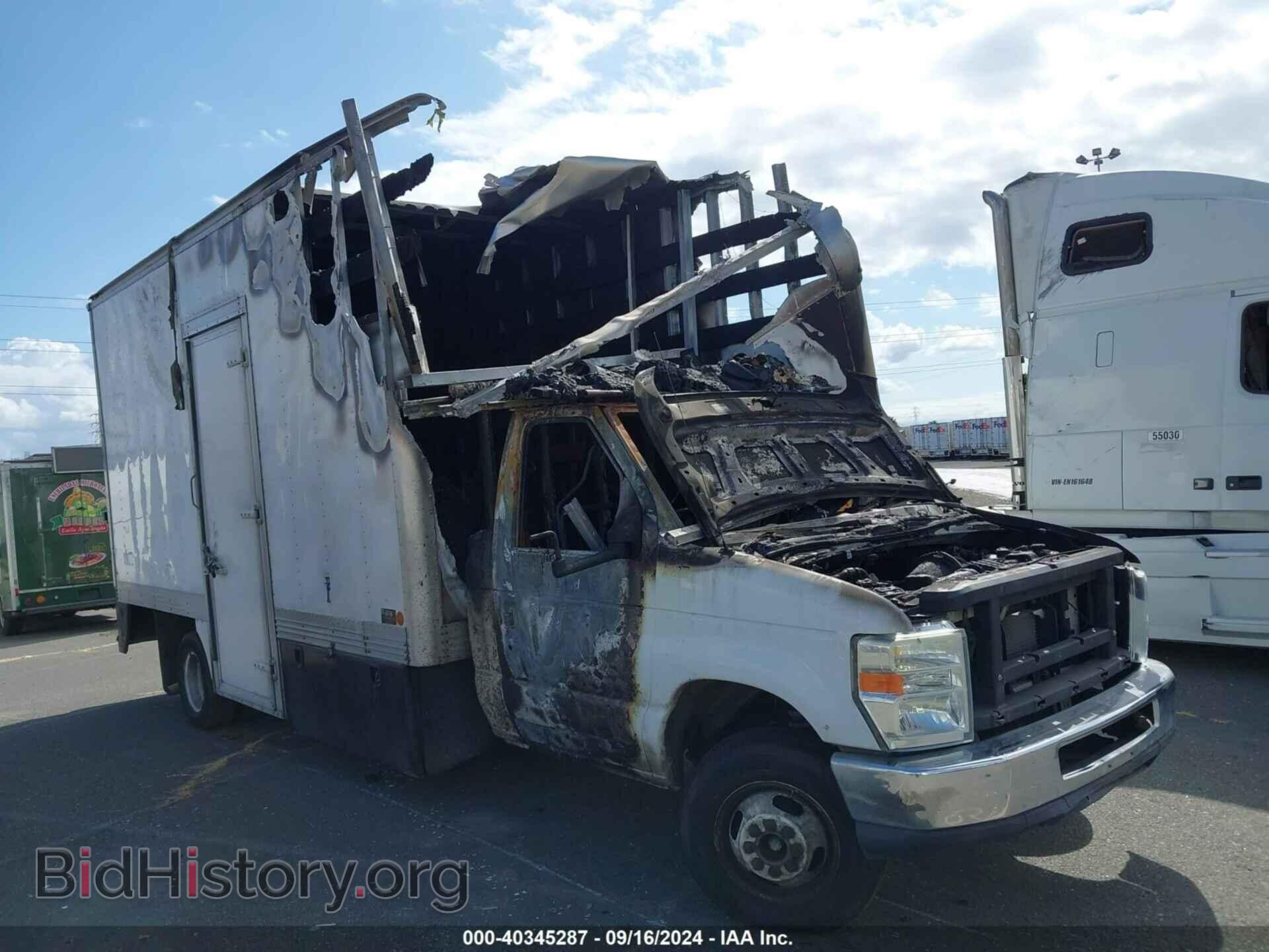 Photo 1FDXE4FS6BDB21705 - FORD E-450 CUTAWAY 2011