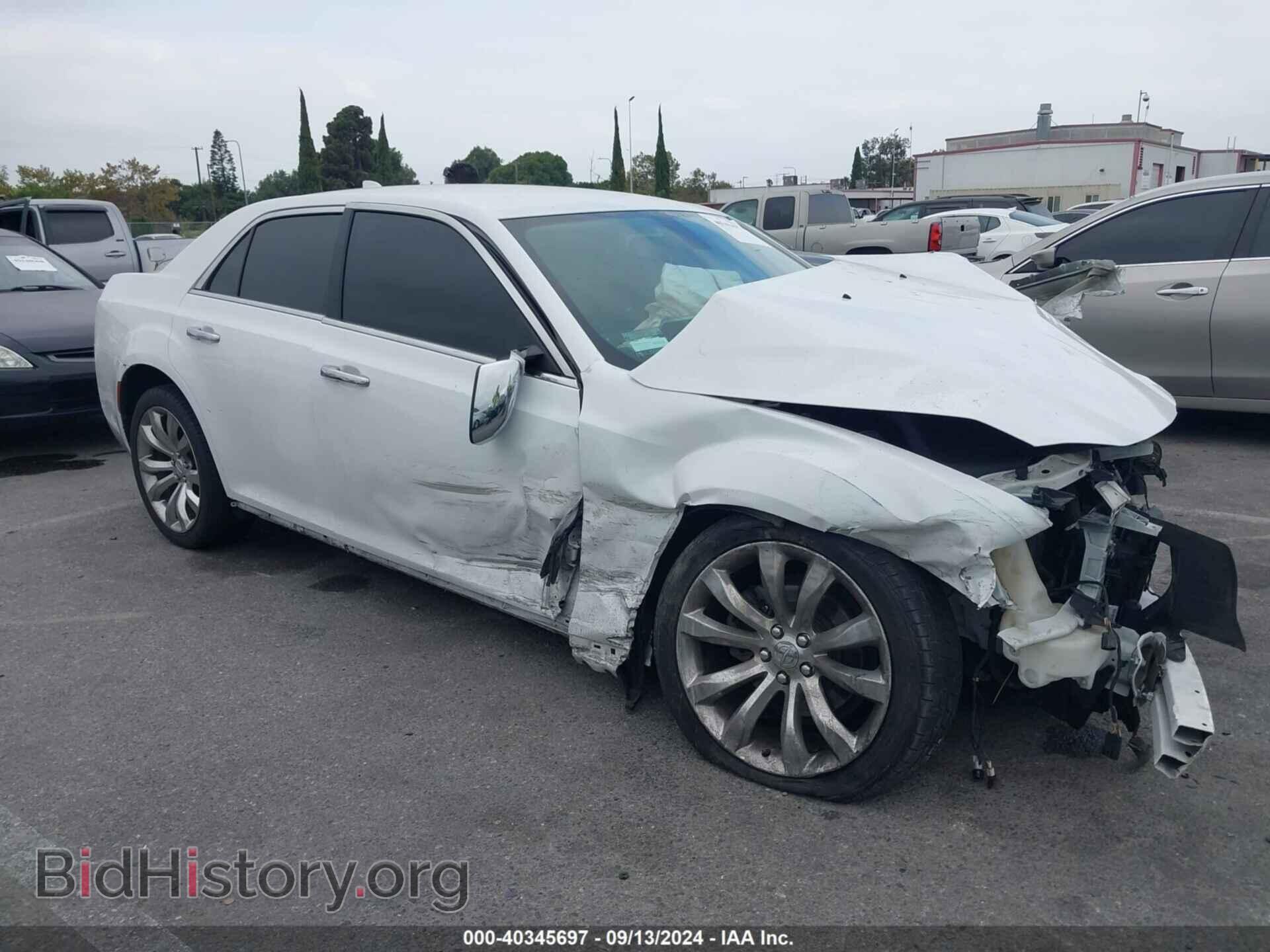 Фотография 2C3CCAEG0KH693719 - CHRYSLER 300 2019
