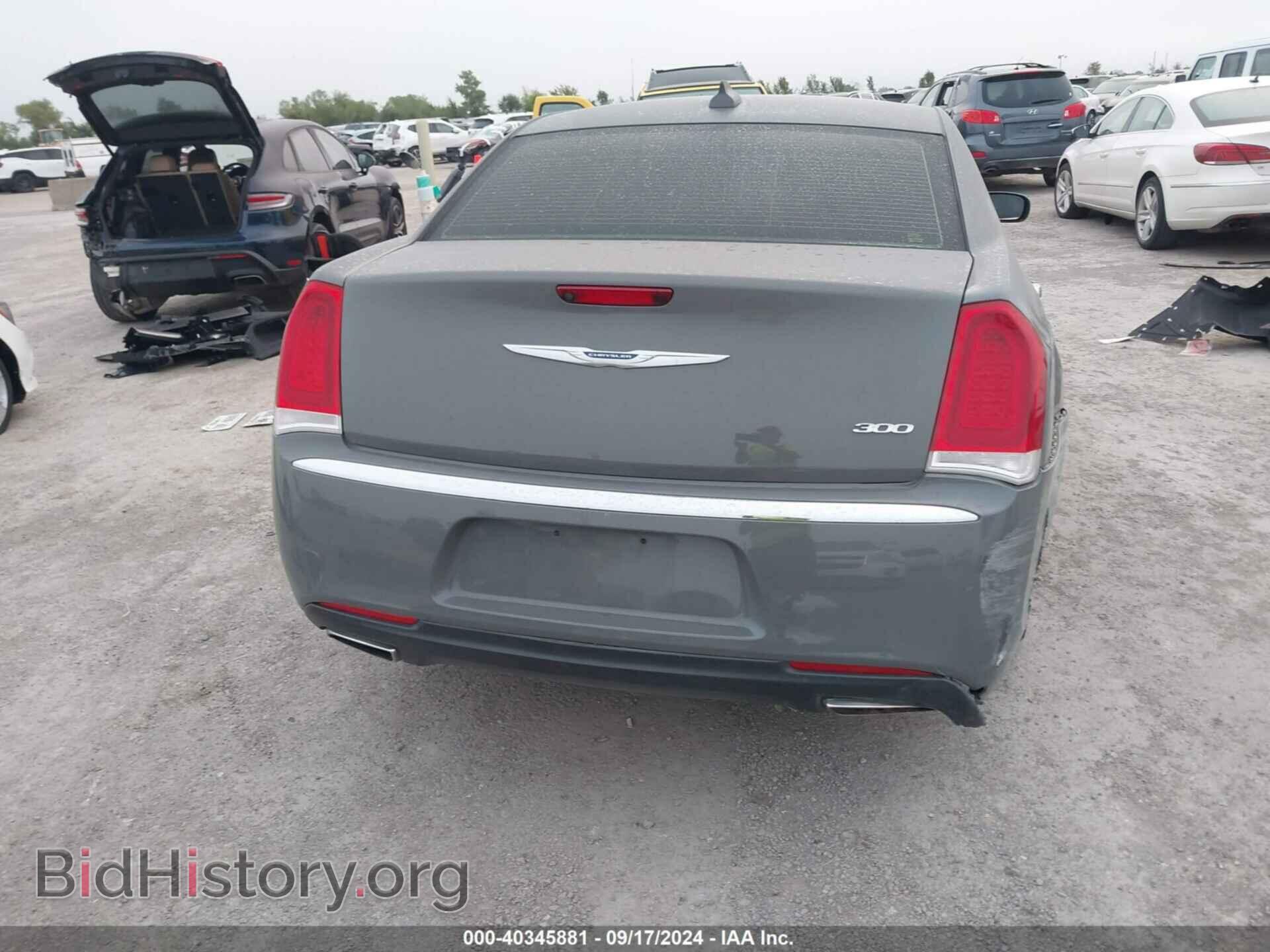 2019 CHRYSLER 300 - VIN: 2C3CCAEG4KH538056 - Фото 16