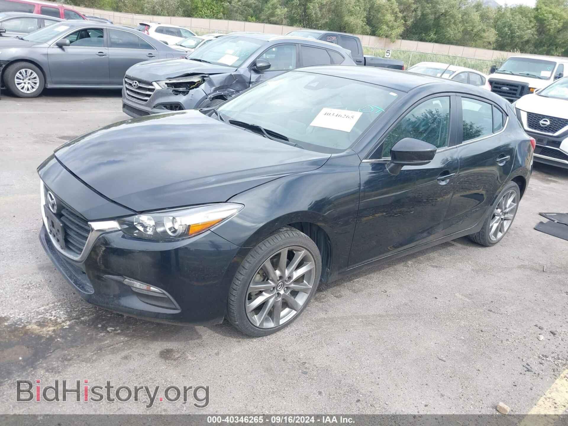 2018 MAZDA MAZDA3 - VIN: 3MZBN1L36JM209597 - Фото 2