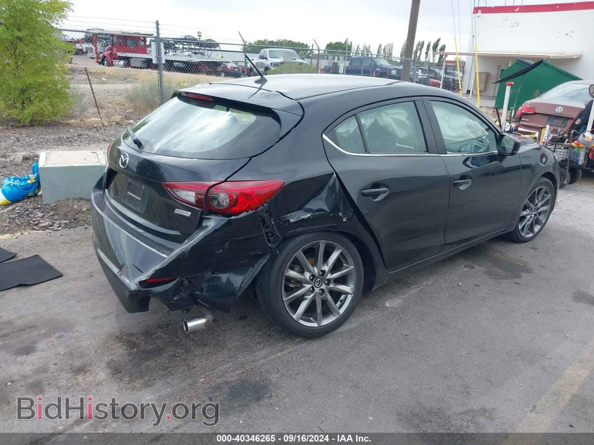 2018 MAZDA MAZDA3 - VIN: 3MZBN1L36JM209597 - Фото 4