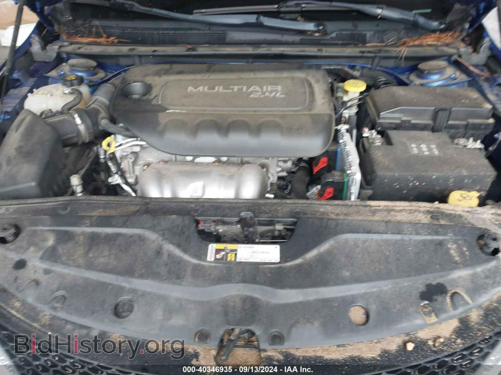 2016 CHRYSLER 200 - VIN: 1C3CCCAB4GN125641 - Фото 10