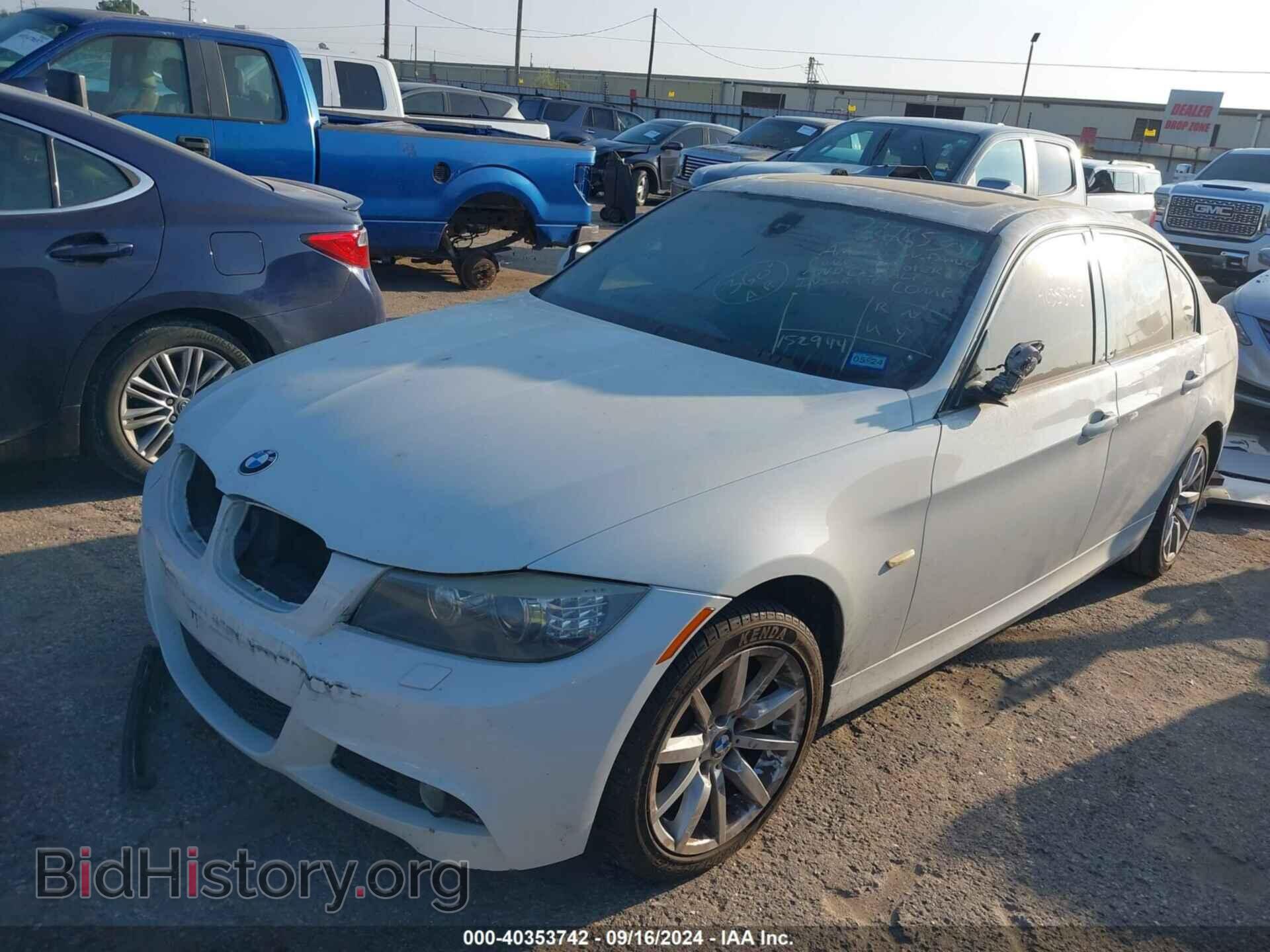 2011 BMW 328I - VIN: WBAPH7C51BE126202 - Фото 2