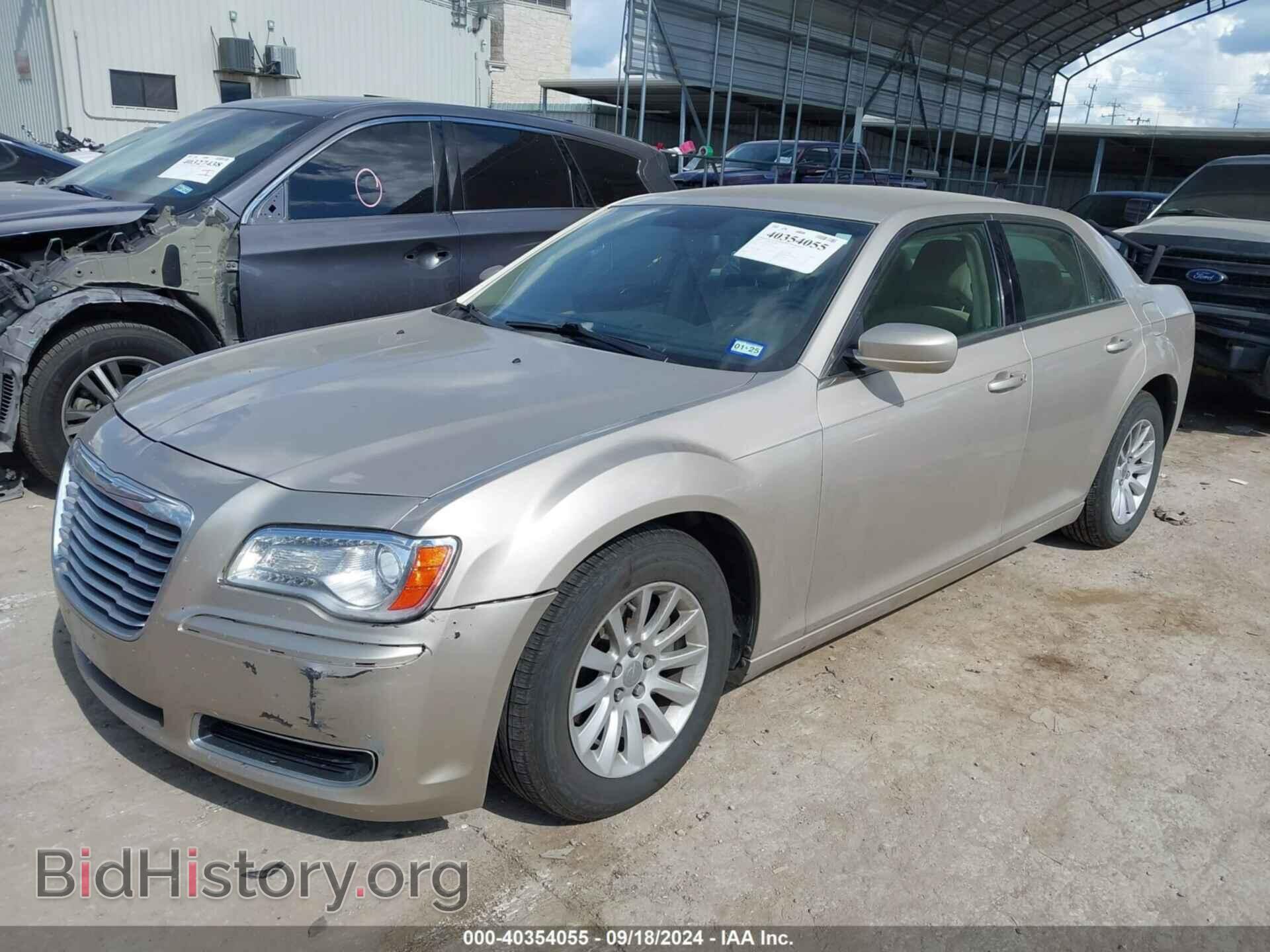 2012 CHRYSLER 300 - VIN: 2C3CCAAG7CH312651 - Фото 2