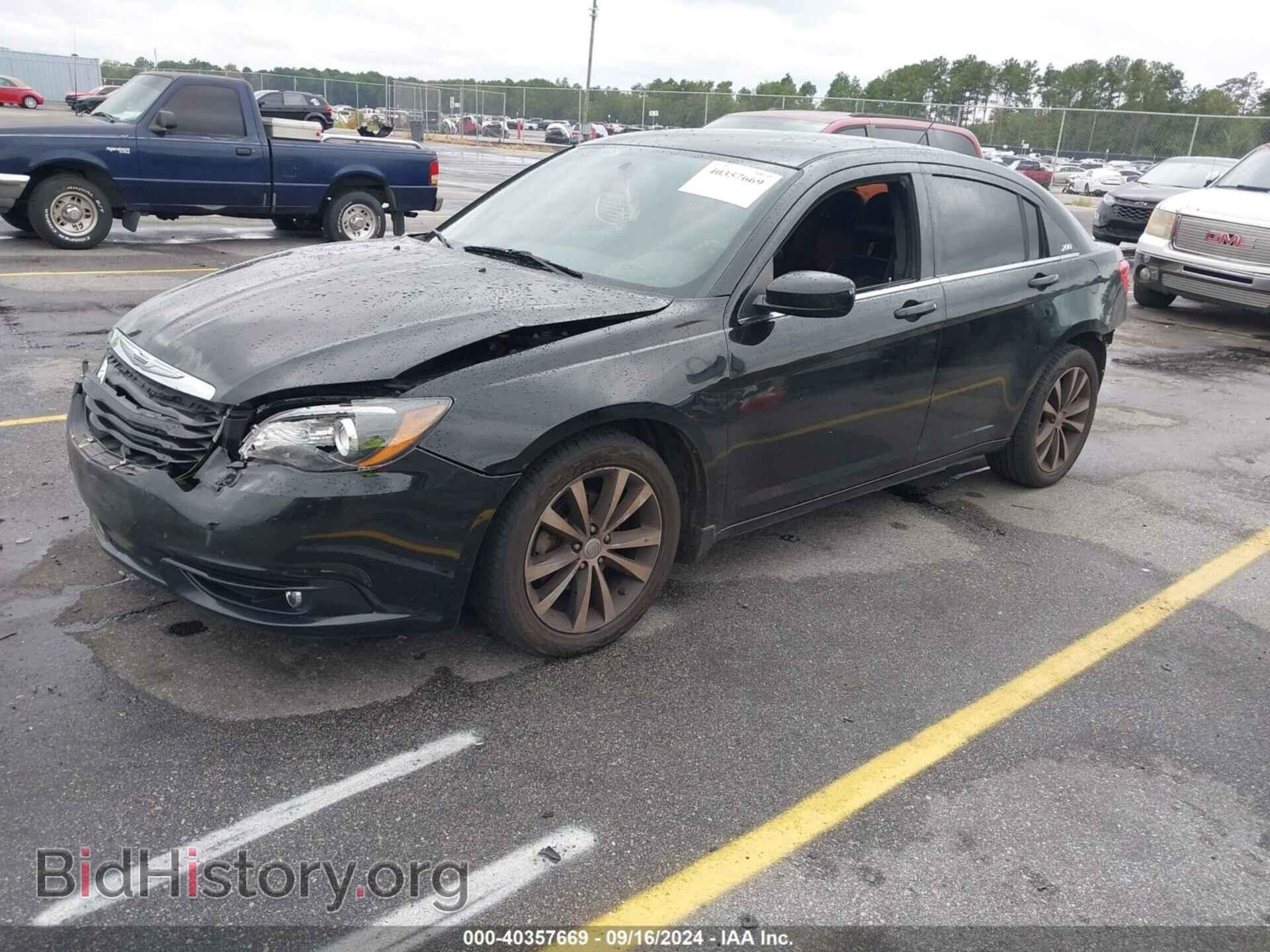 2013 CHRYSLER 200 - VIN: 1C3CCBCG3DN690283 - Фото 2