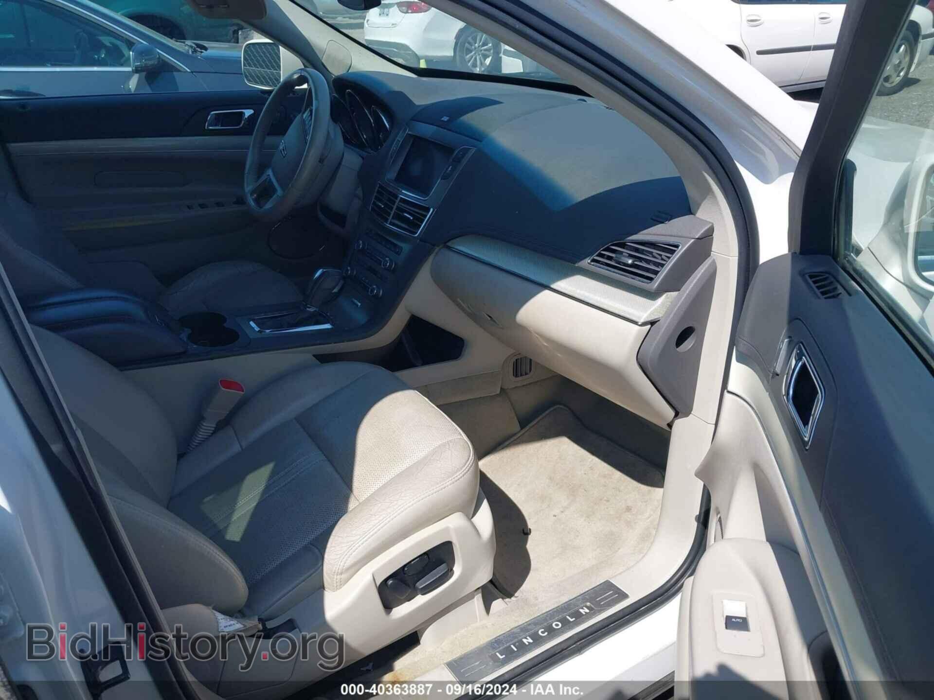 2012 LINCOLN MKT - VIN: 2LMHJ5AT4CBL54368 - Фото 5