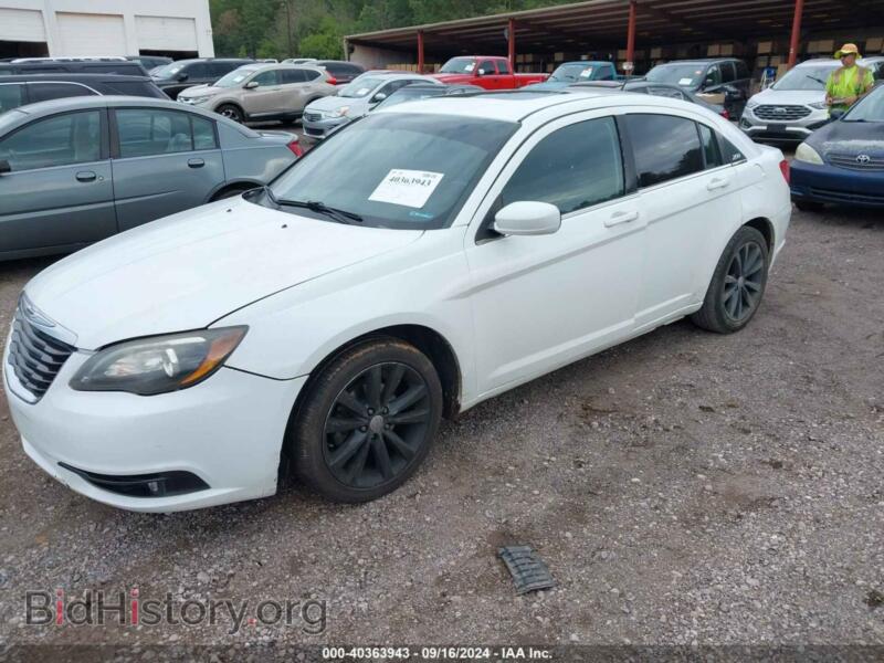 2013 Chrysler 200 (VIN 1C3CCBBB1DN501409) — фото 2 из 10