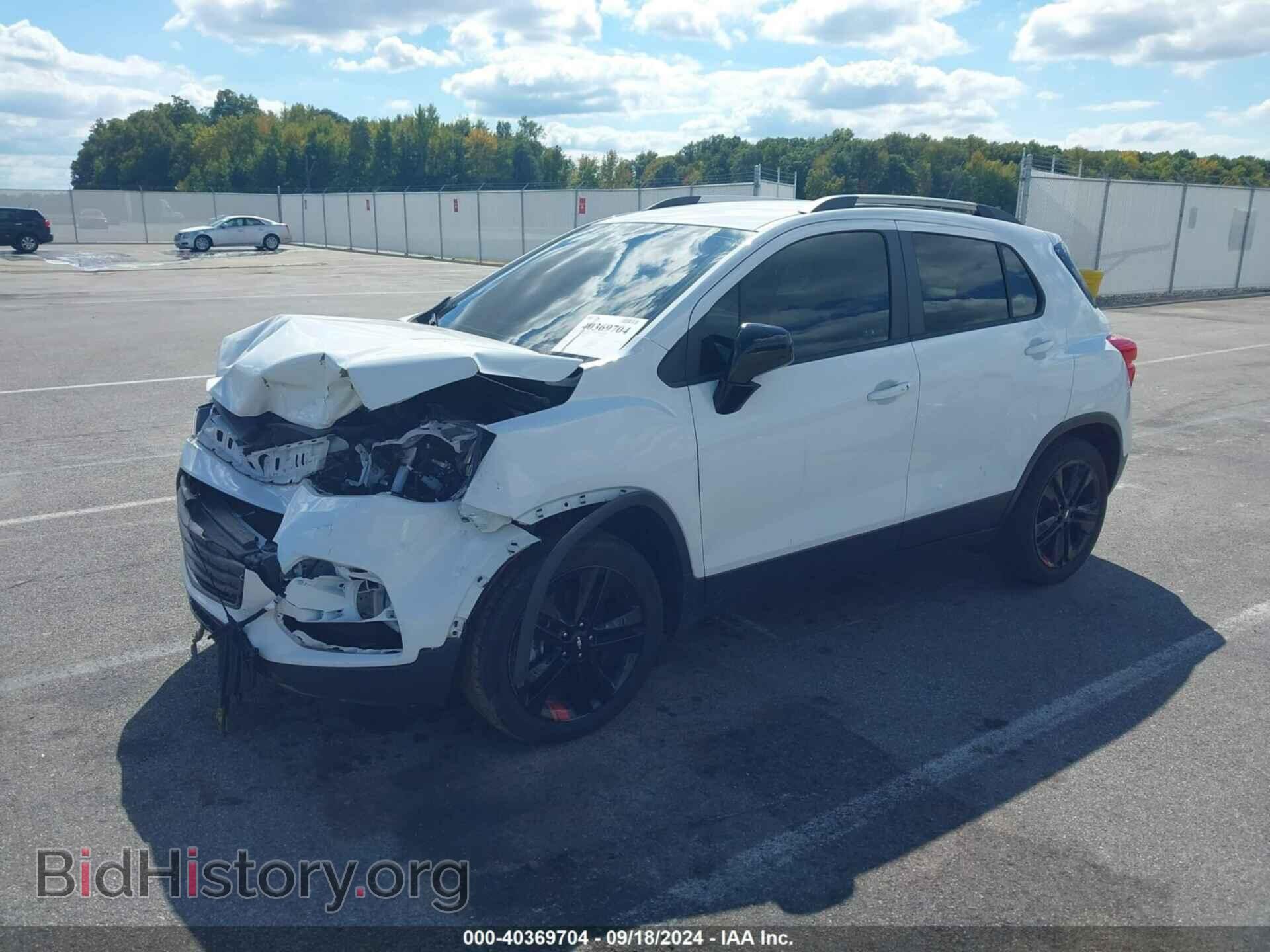 2020 CHEVROLET TRAX - VIN: 3GNCJPSB6LL219402 - Фото 2