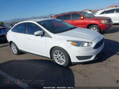2017 Ford FOCUS SE, белый — VIN 1FADP3F27HL246633, IAAI