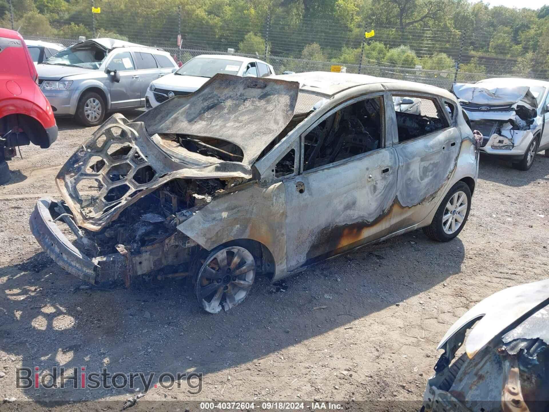 2013 FORD FIESTA - VIN: 3FADP4EJ3DM117022 - Фото 2