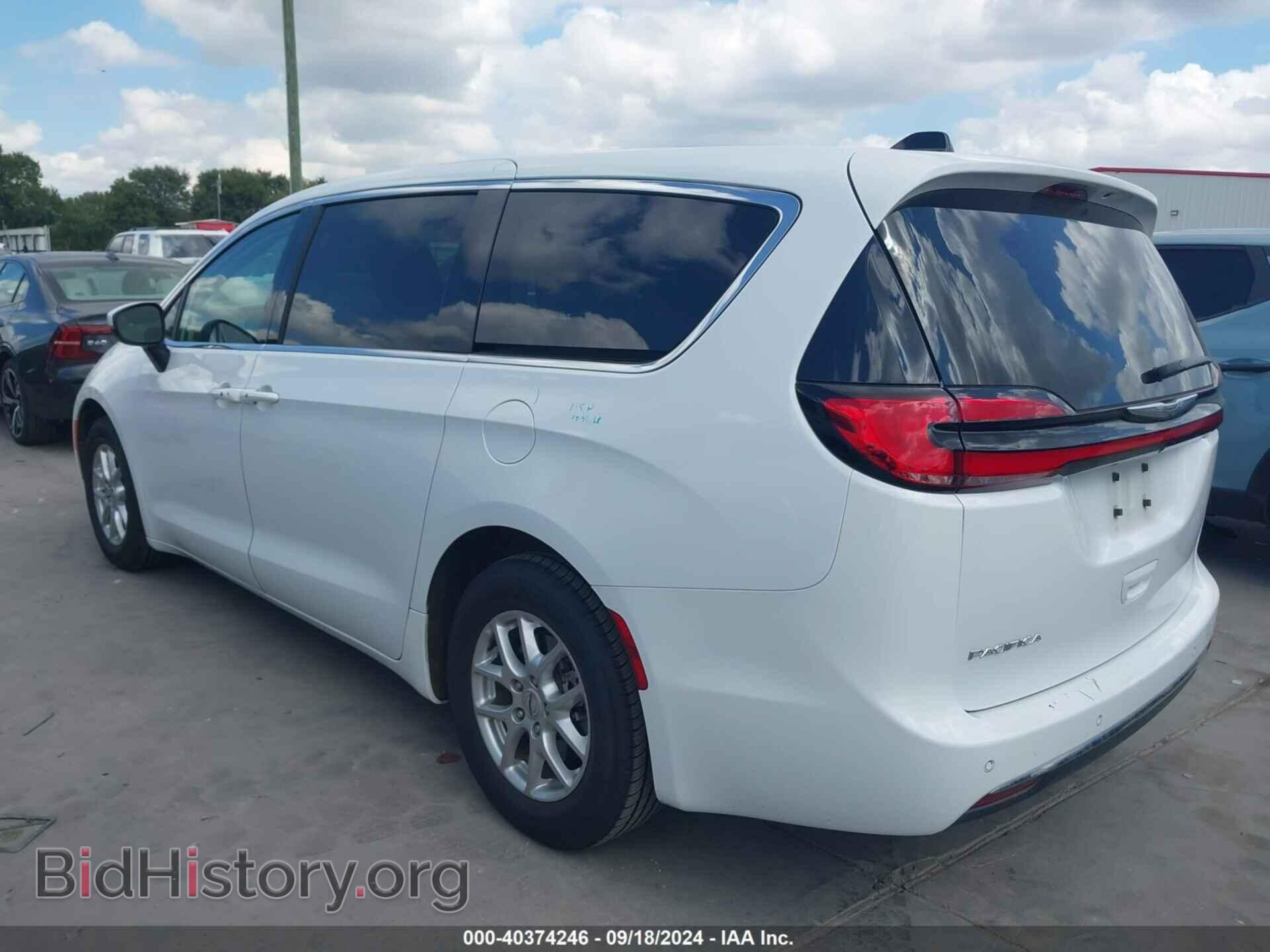2023 CHRYSLER PACIFICA - VIN: 2C4RC1BG7PR532702 - Фото 3
