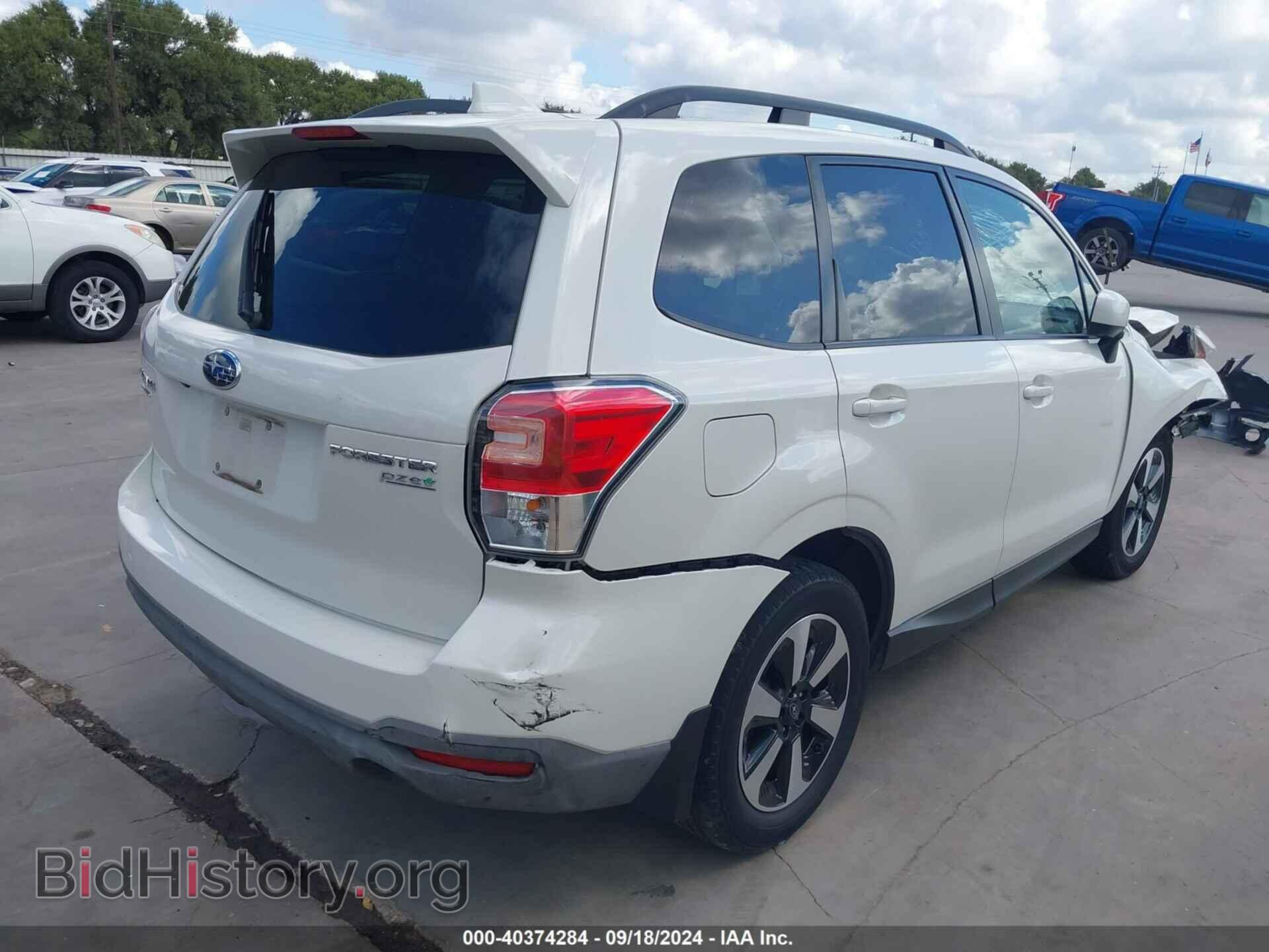 2017 SUBARU FORESTER - VIN: JF2SJAEC0HH473510 - Фото 4