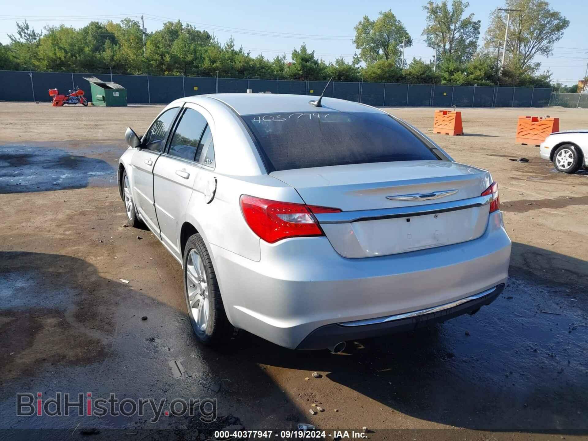 2011 CHRYSLER 200 - VIN: 1C3BC1FG6BN553322 - Фото 3
