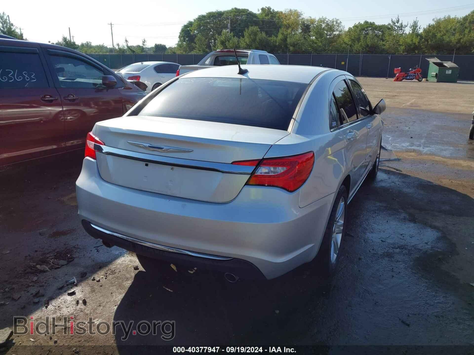 2011 CHRYSLER 200 - VIN: 1C3BC1FG6BN553322 - Фото 4