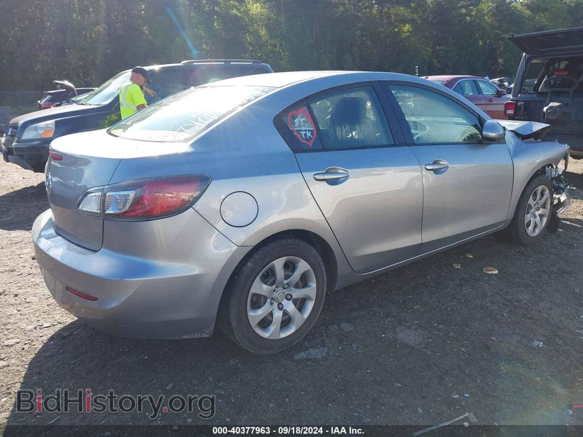 2012 MAZDA MAZDA3 - VIN: JM1BL1UF2C1629522 - Фото 4