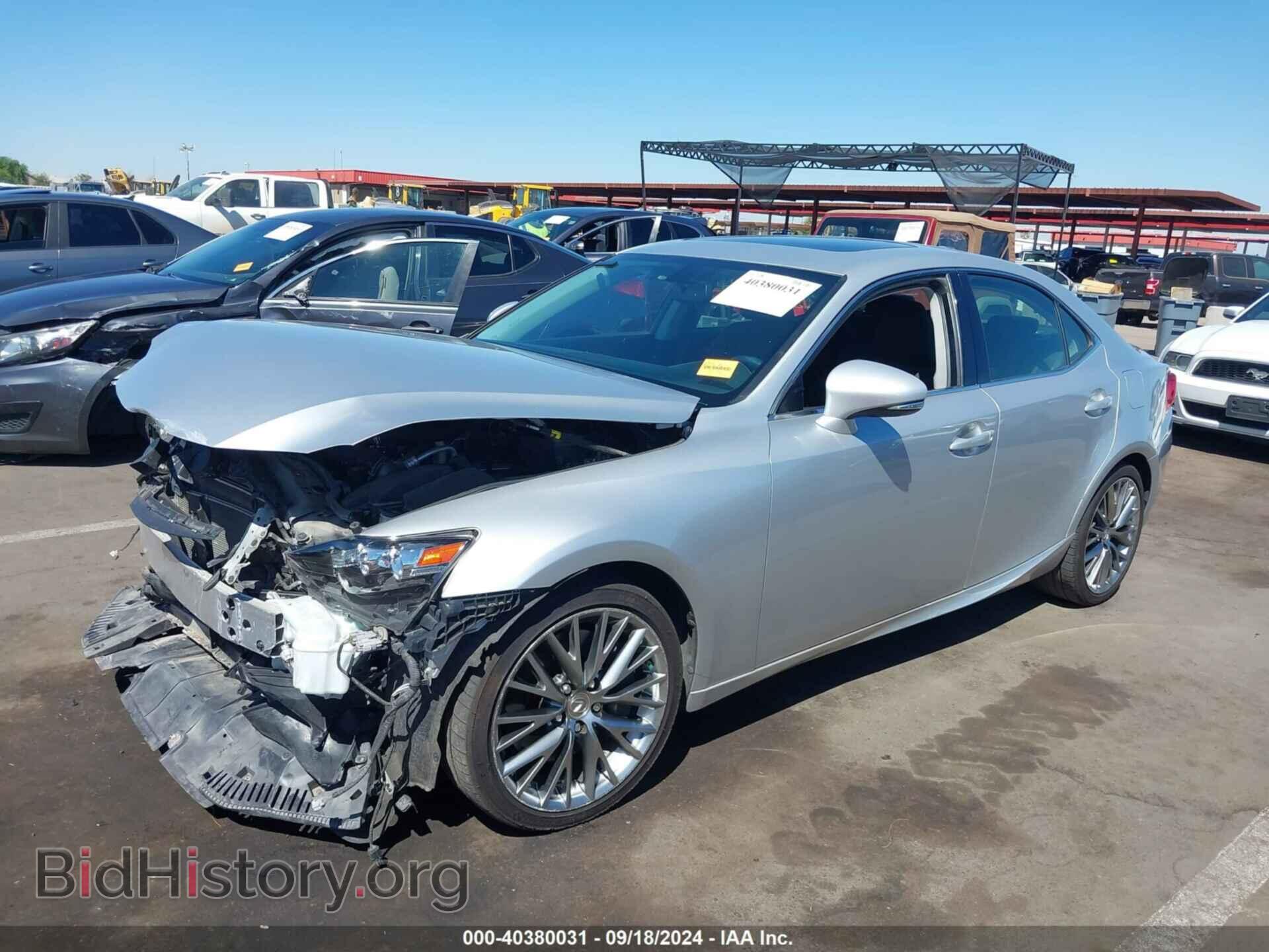 2016 LEXUS IS 200T - VIN: JTHBA1D22G5002156 - Фото 2