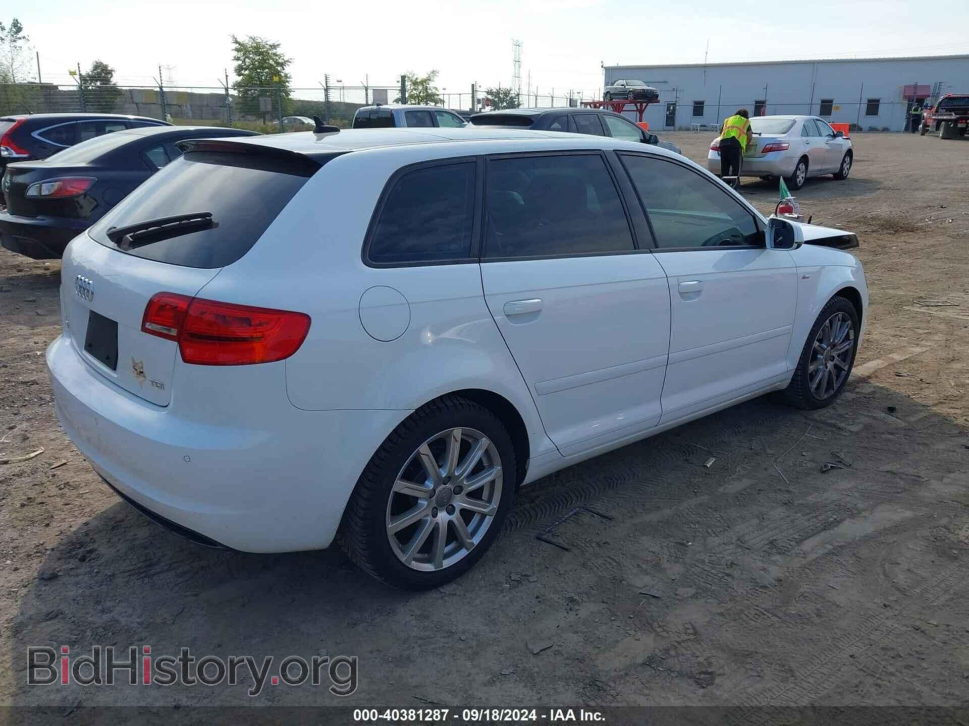 2013 AUDI A3 - VIN: WAUKJAFM6DA019882 - Фото 4