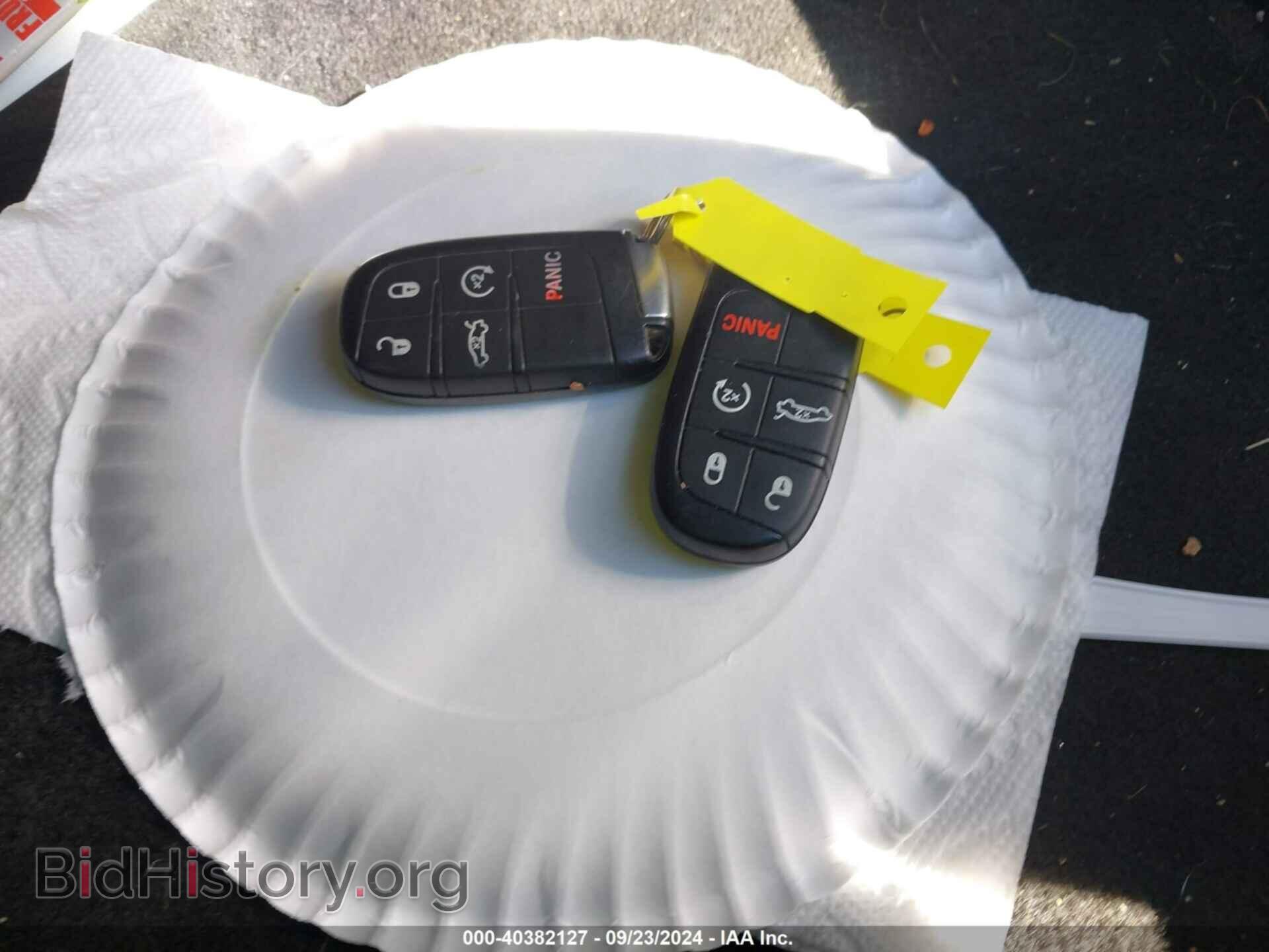 2017 CHRYSLER 300 - VIN: 2C3CCAGG7HH530183 - Фото 11