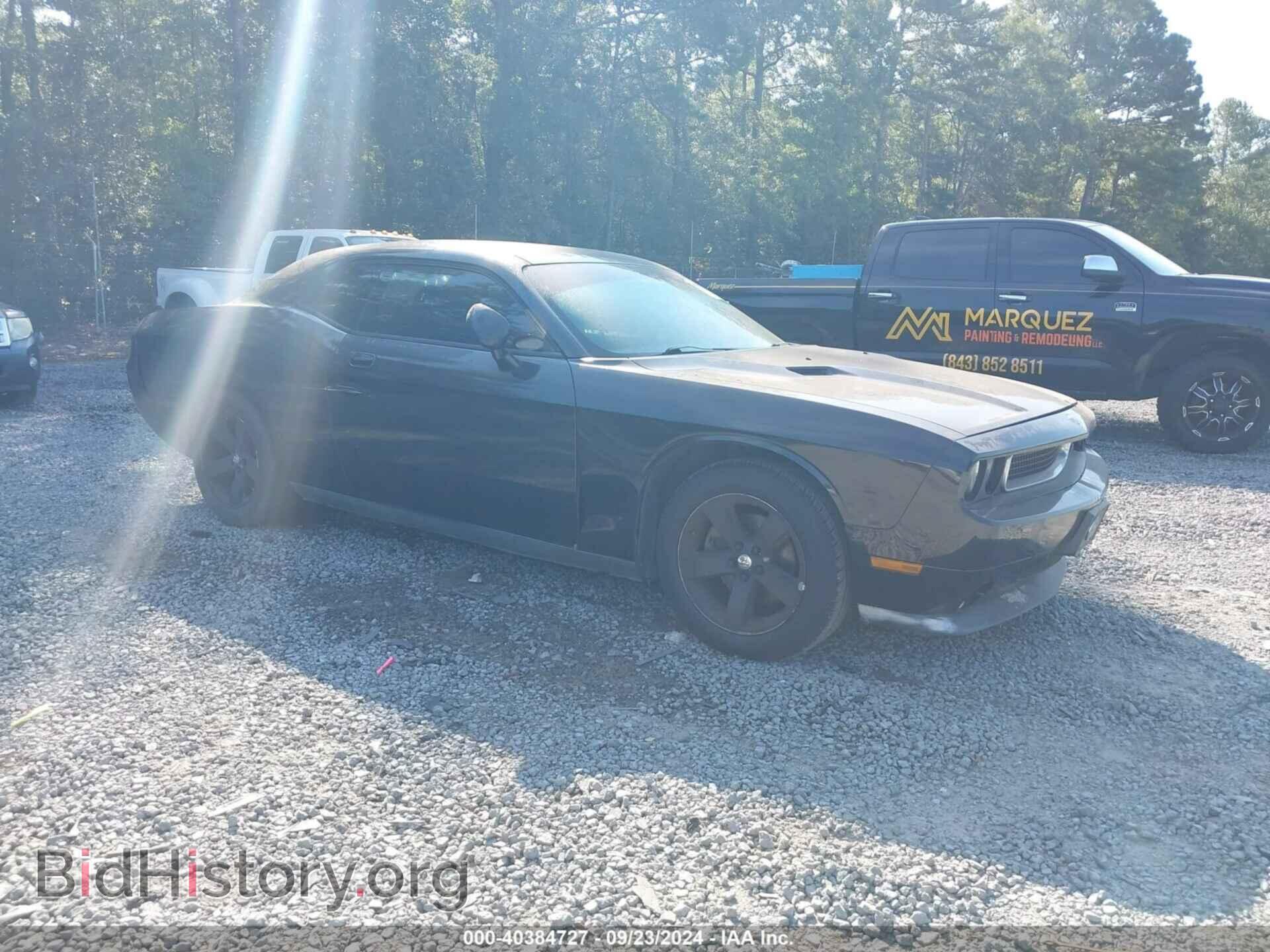 Photo 2B3LJ44V29H588422 - DODGE CHALLENGER 2009