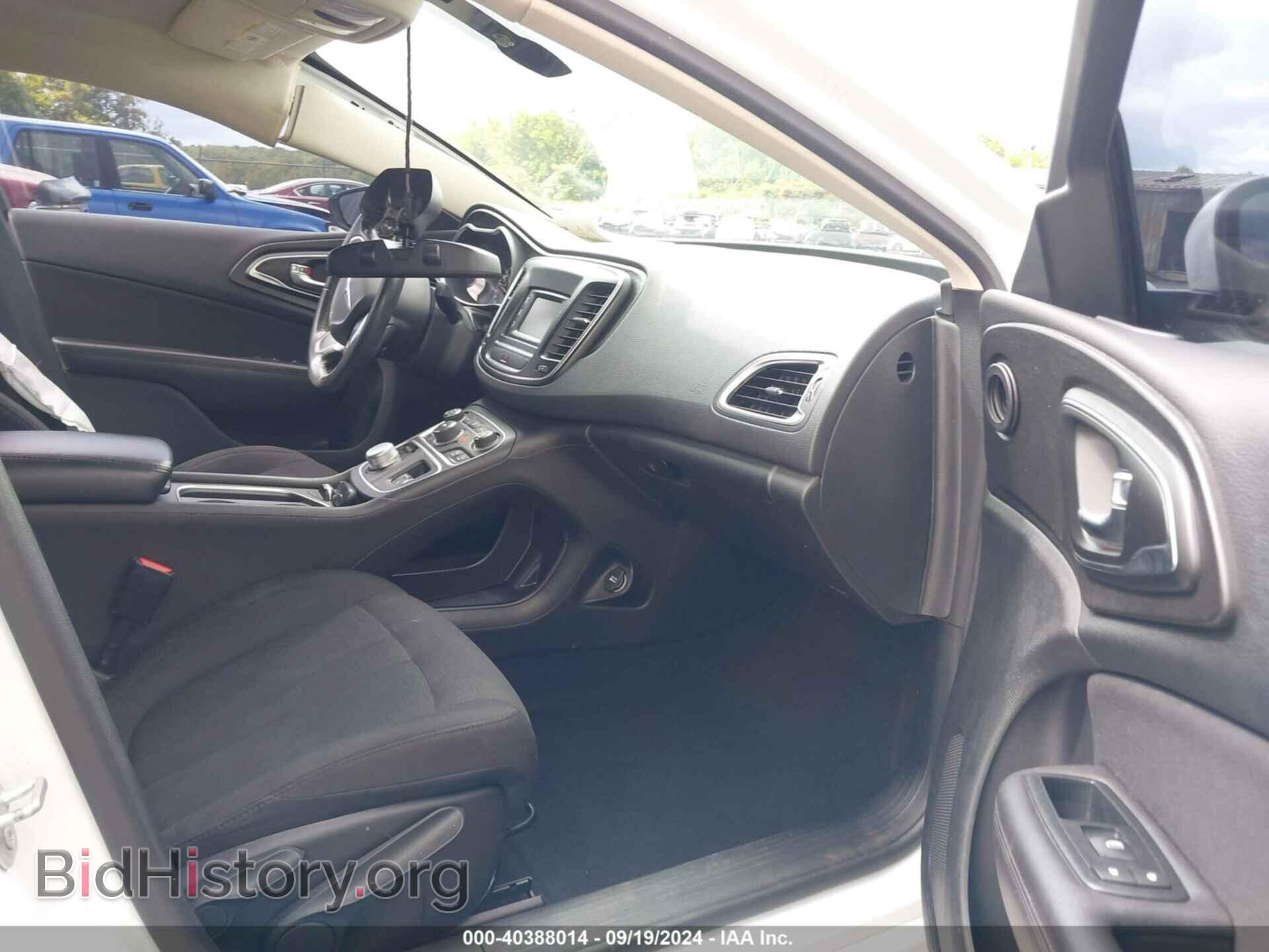 2016 CHRYSLER 200 - VIN: 1C3CCCFB7GN194820 - Фото 5