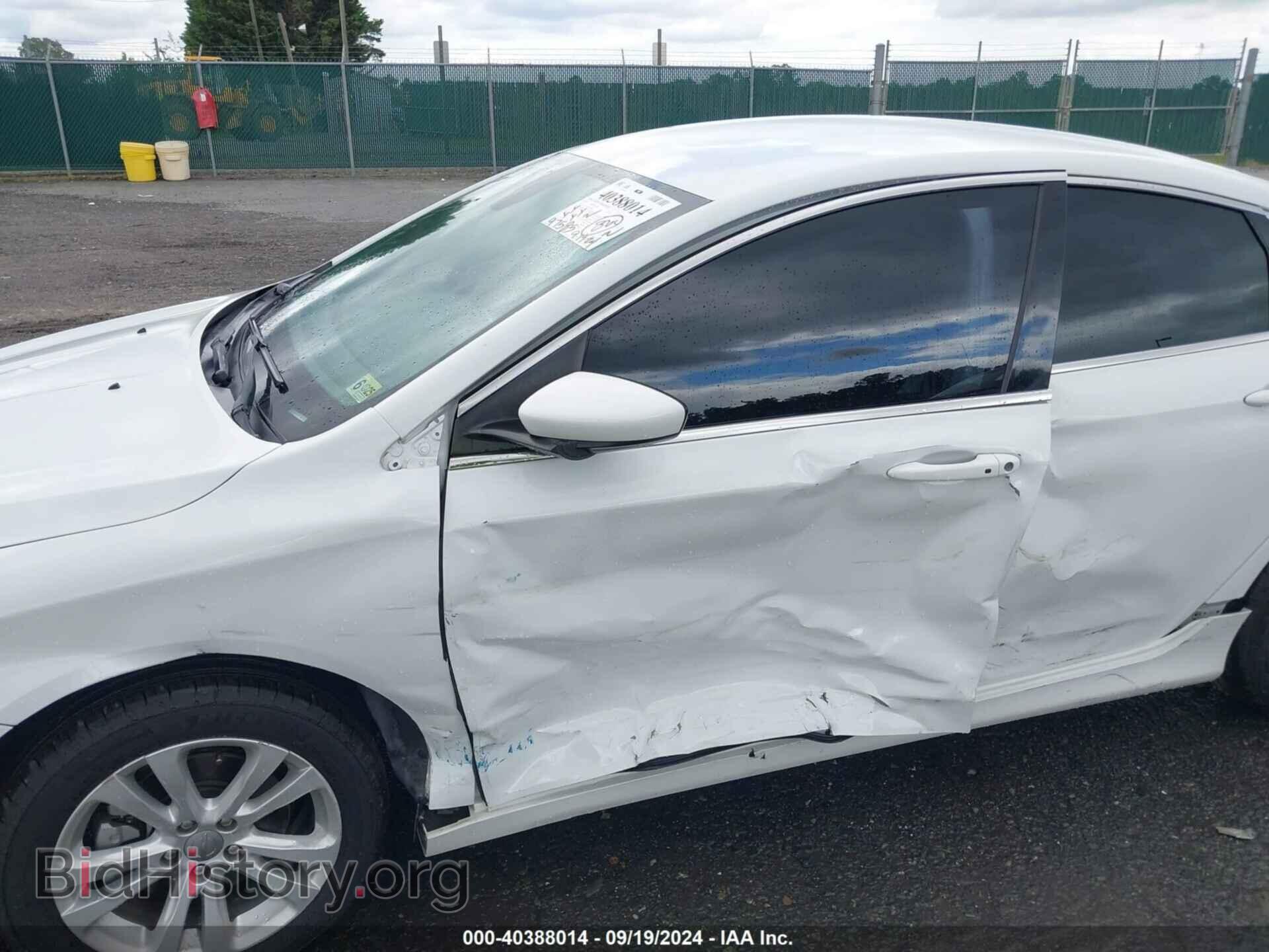 2016 CHRYSLER 200 - VIN: 1C3CCCFB7GN194820 - Фото 6