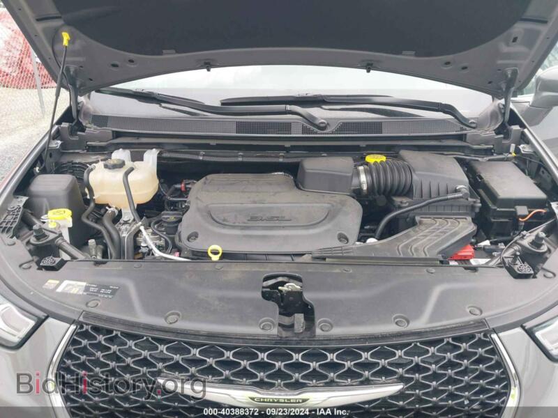 2022 Chrysler PACIFICA (VIN 2C4RC3BG5NR156414) — photo 10 of 16